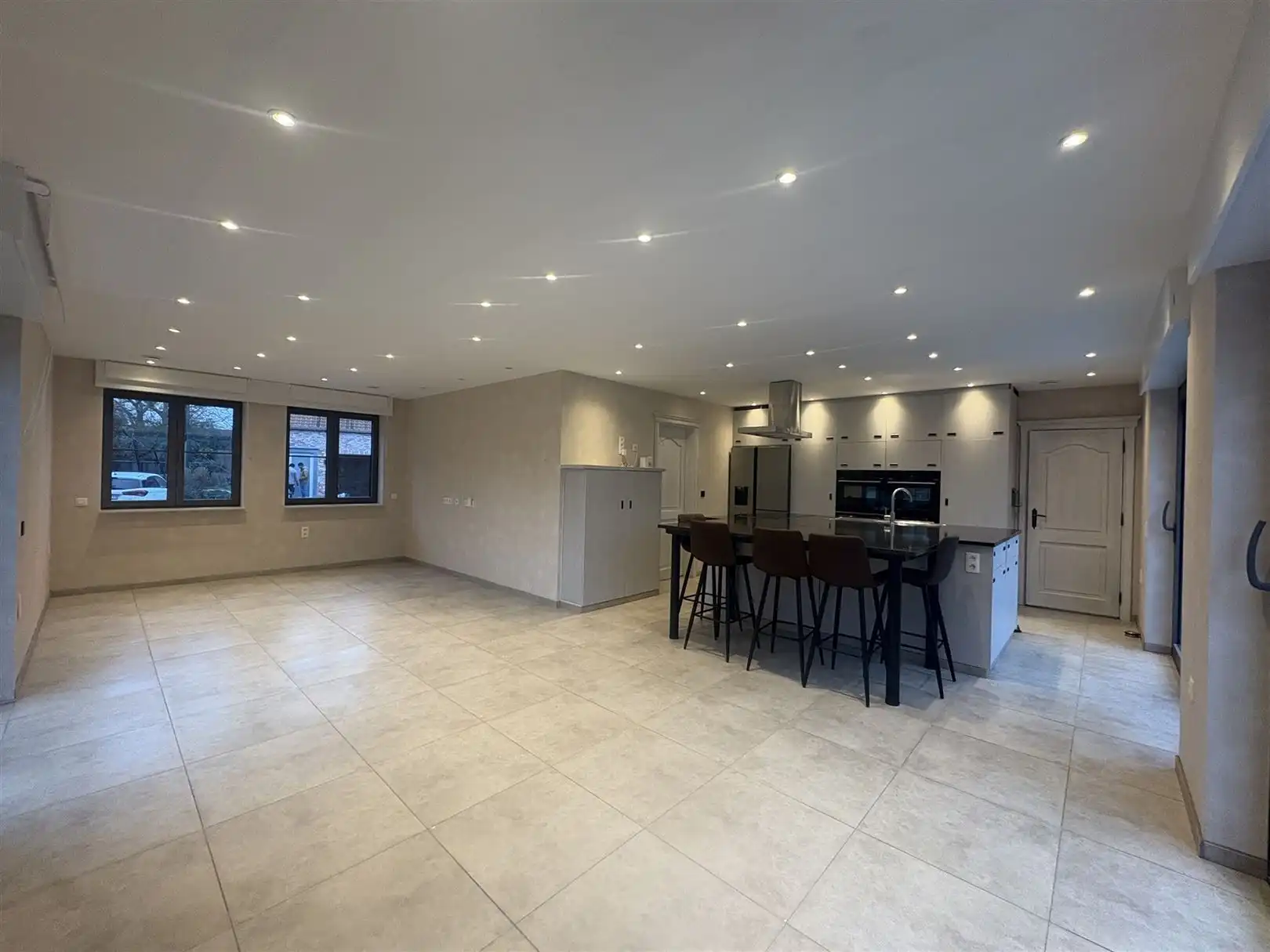 Woning te huur met luxe en elegante afwerking! foto 2