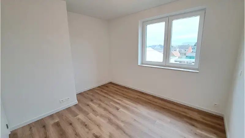 Recent 2-slaapkamerappartement met TERRAS en CARPORT te huur in Brugge foto 4