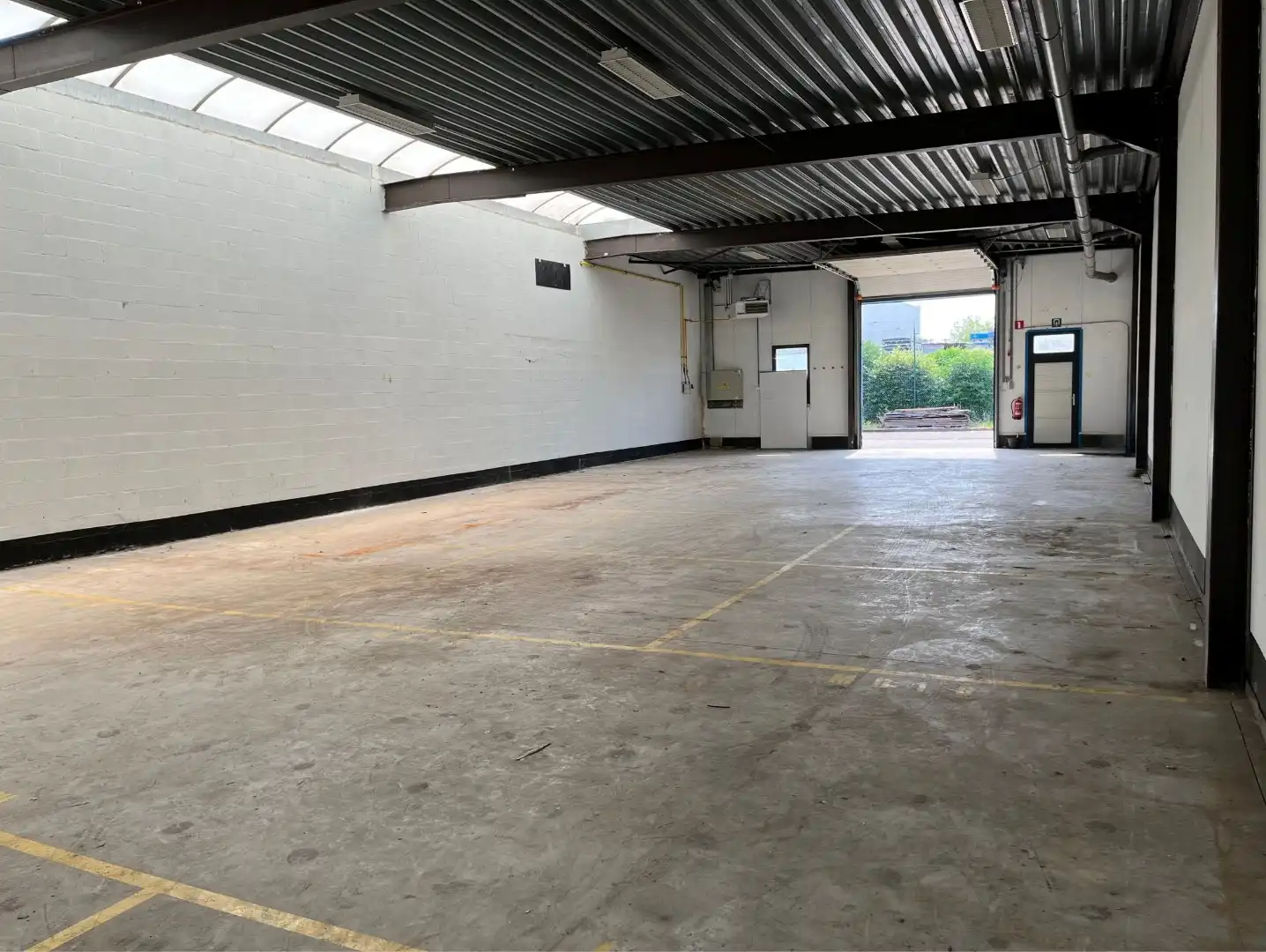 Magazijn, 240m², op industrieterrein, vlakbij E-313 foto 3