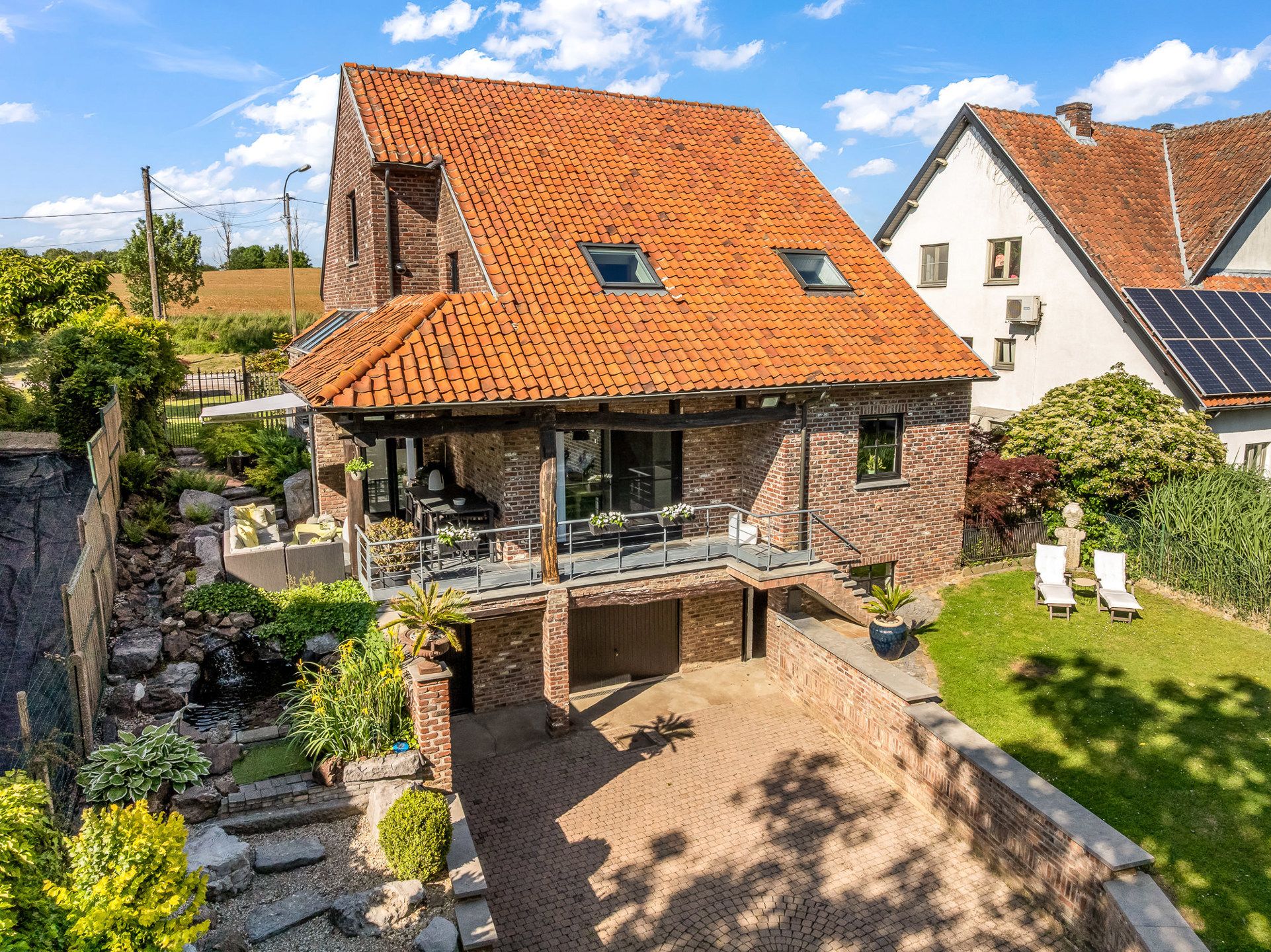 Vrijstaande woning met achteringang op 18a24ca foto {{pictureIndex}}