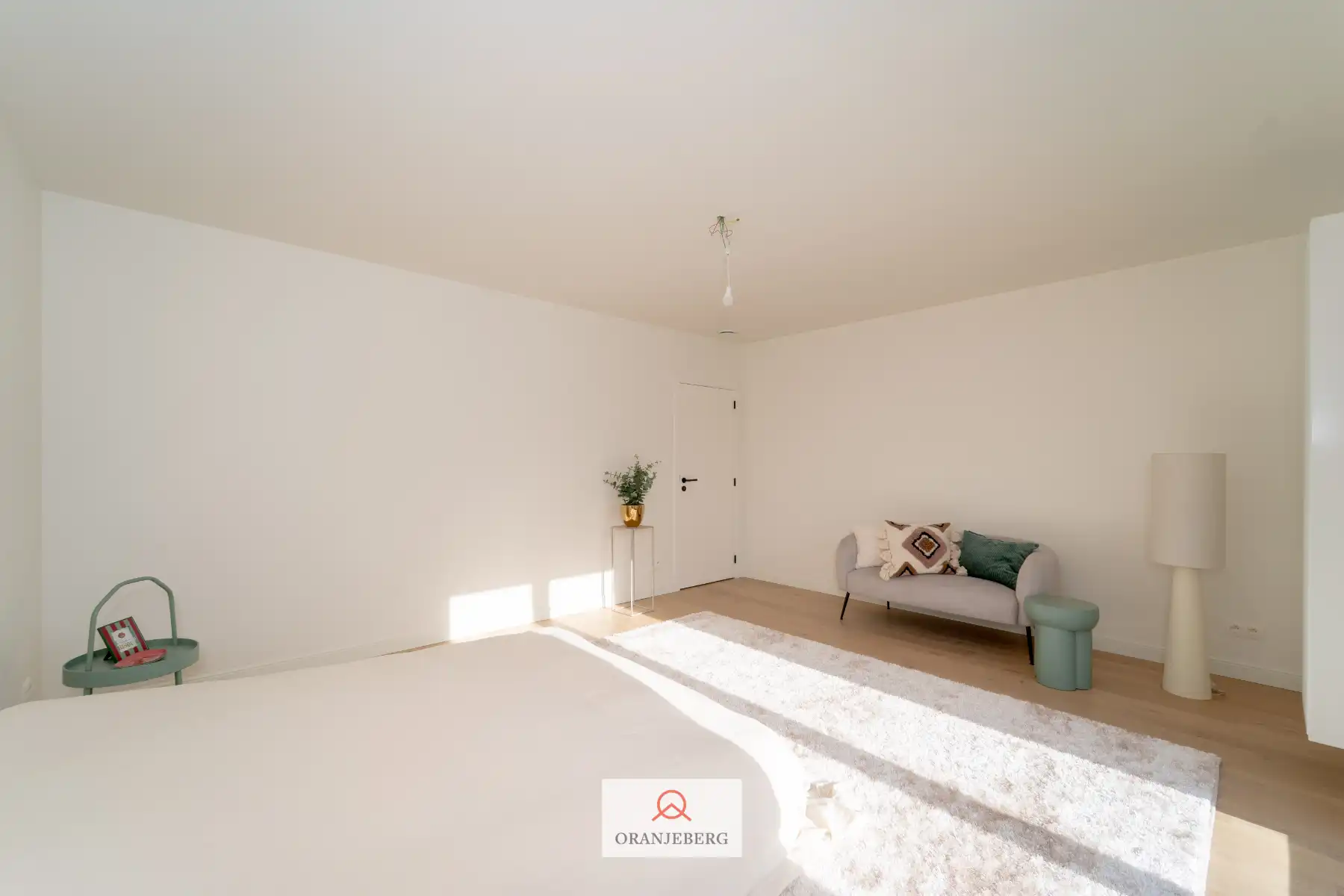 Ruime woning met 4 slpk's en tuin foto 14