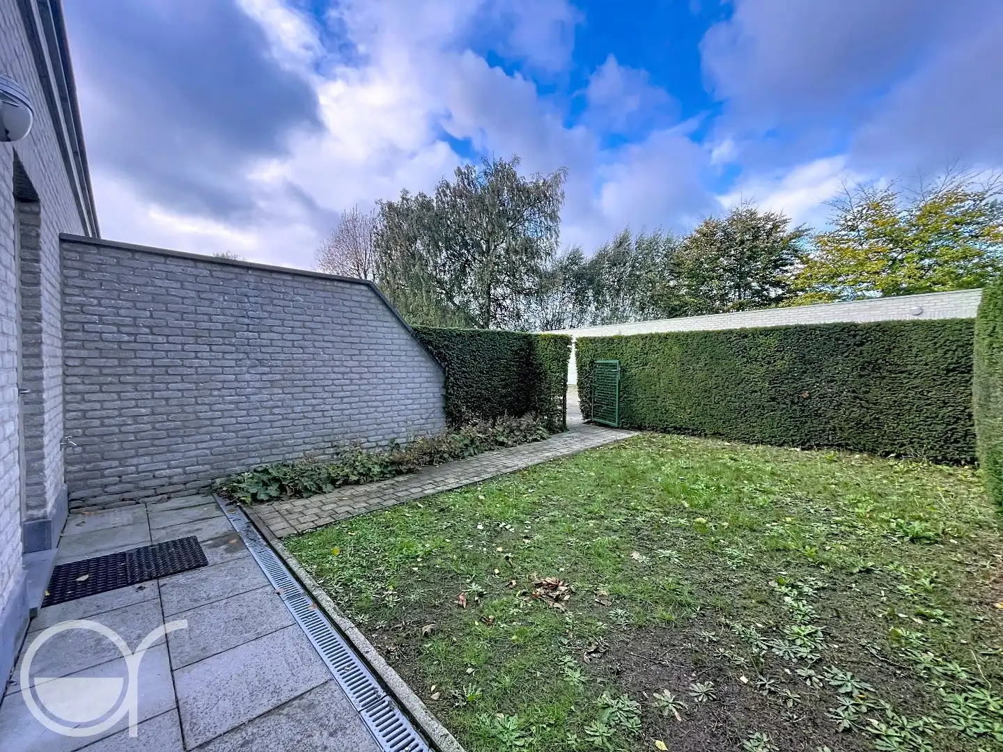Ruim gelijkvloers appartement met twee slaapkamers, grote tuin én garagebox foto 14