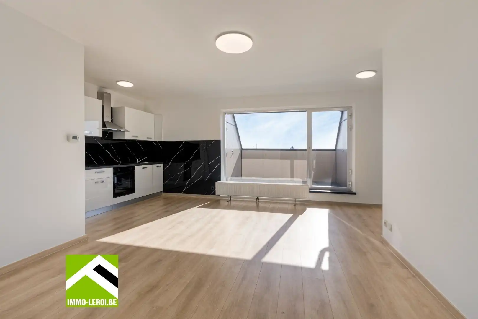 Knap vernieuwd appartement met dakterras en lift - energielabel B foto {{pictureIndex}}