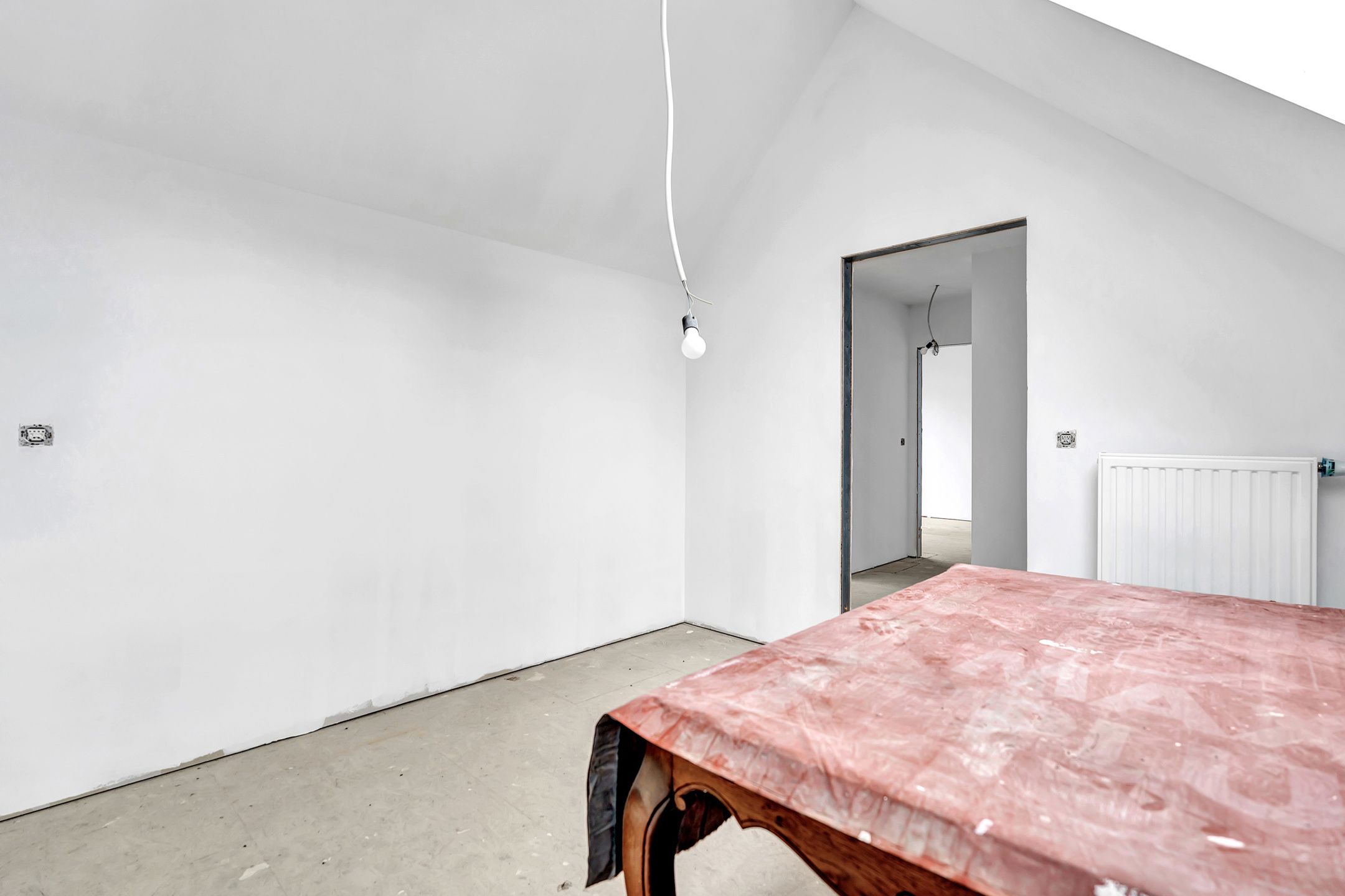 Goed gelegen opslagplaats met ruim af te werken appartement foto 20