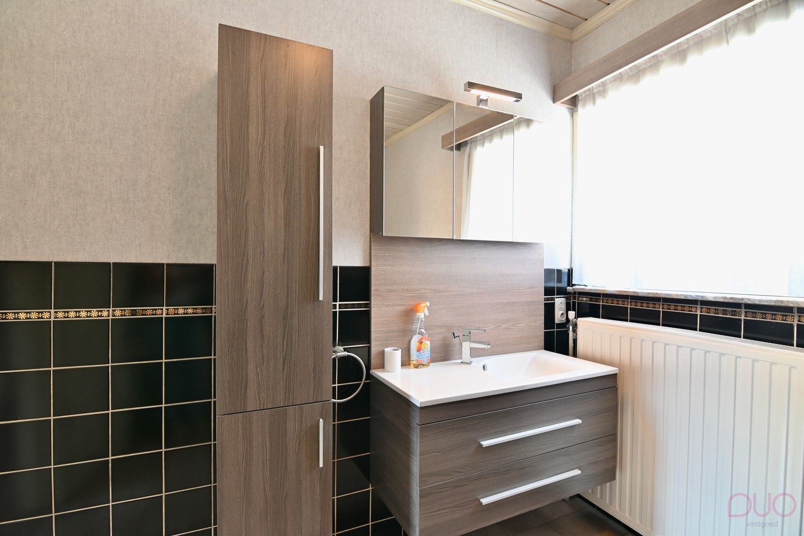 Bel-etage woning met twee slaapkamers en onderliggende garage van ca. 100m2 foto 10