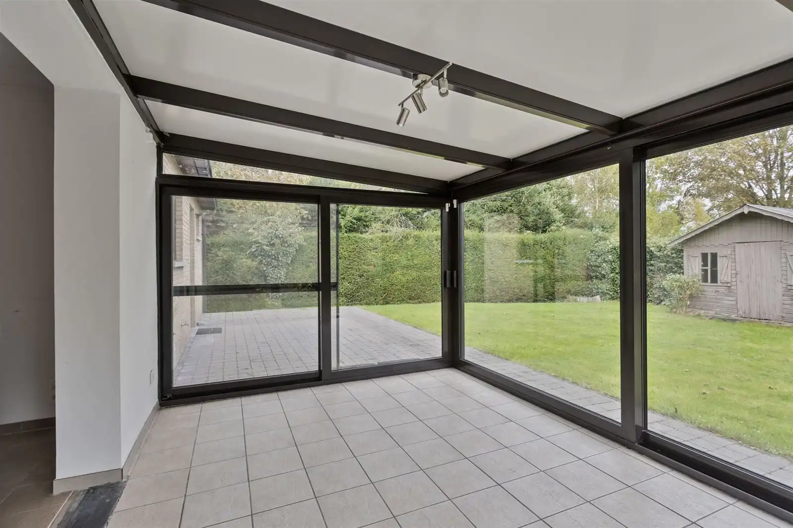 Woning gelegen in een doodlopende straat met 3 slaapkamers te Beersel  foto 6