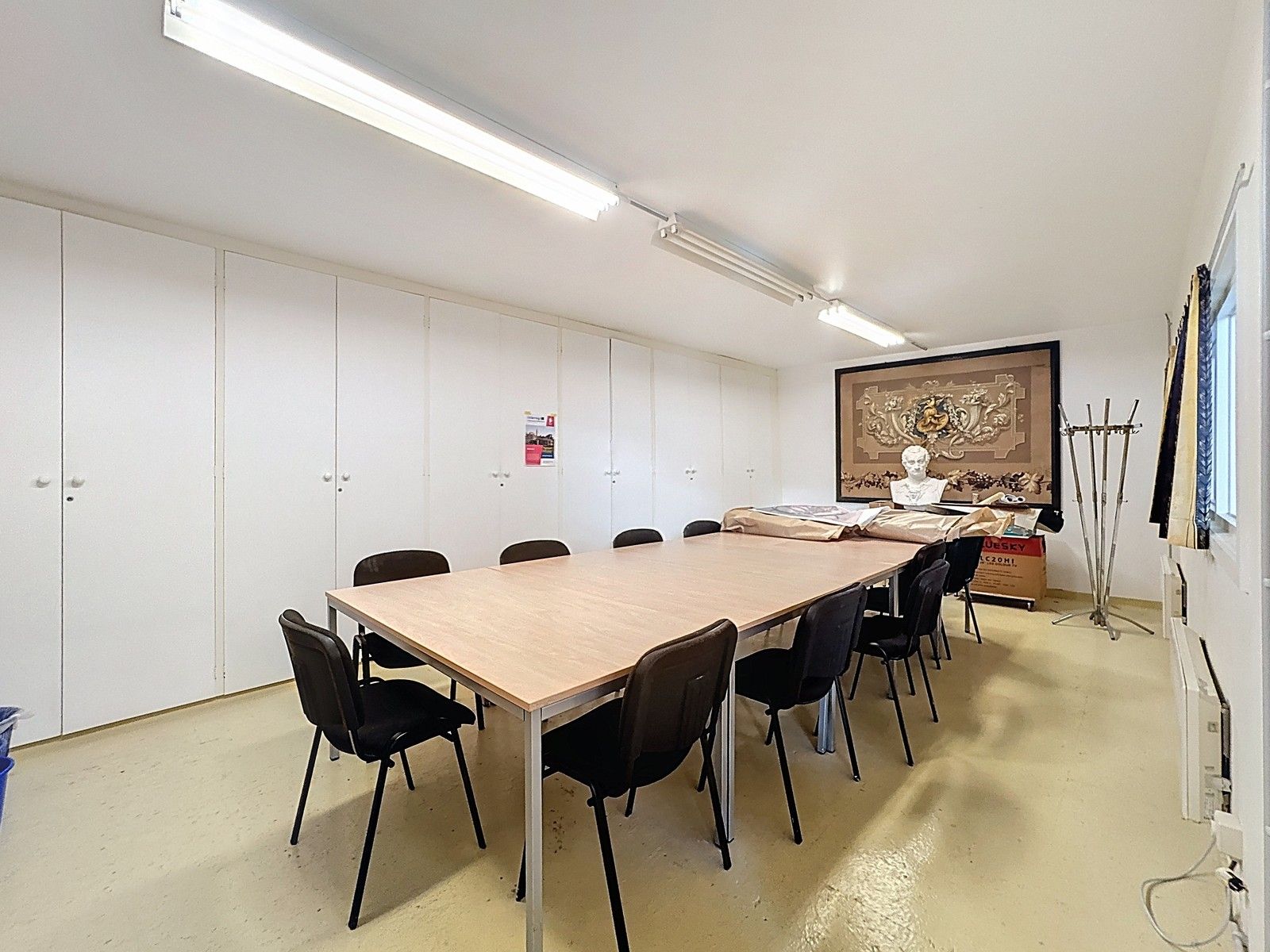 Polyvalente, lichtrijke RUIMTE (450m²) op eerste verdieping met alle voorzieningen (verwarming, sanitair, ...) te 8000 Brugge. Op een boogscheut van het historisch centrum. foto 8