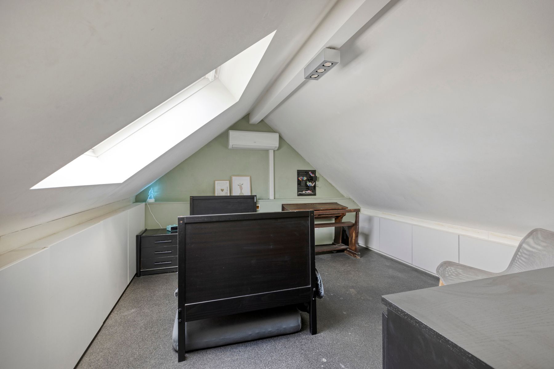 Moderne nieuwbouwwoning met 4 slaapkamers en gezellige tuin. foto 34