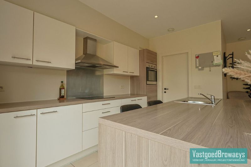 Instapklare ruime rijwoning met 3 slaapkamers foto 13