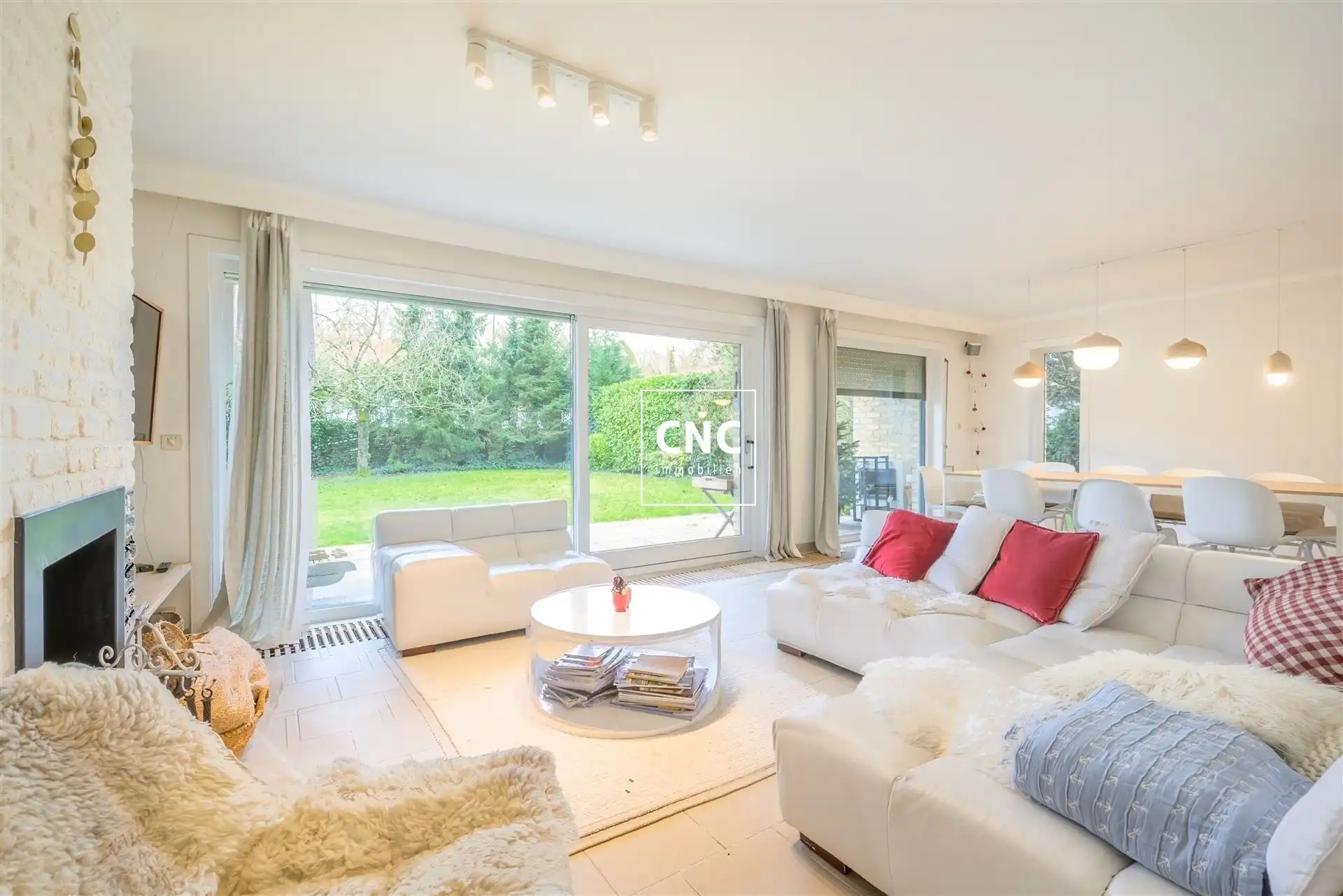 Alleenstaande villa met zuidgerichte tuin in de Oosthoek foto 2