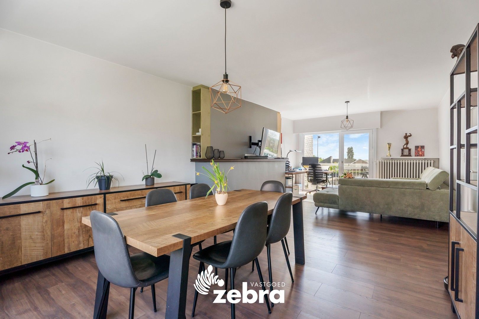 Ruim instapklaar appartement met drie slaapkamers en garage te Tielt! foto {{pictureIndex}}
