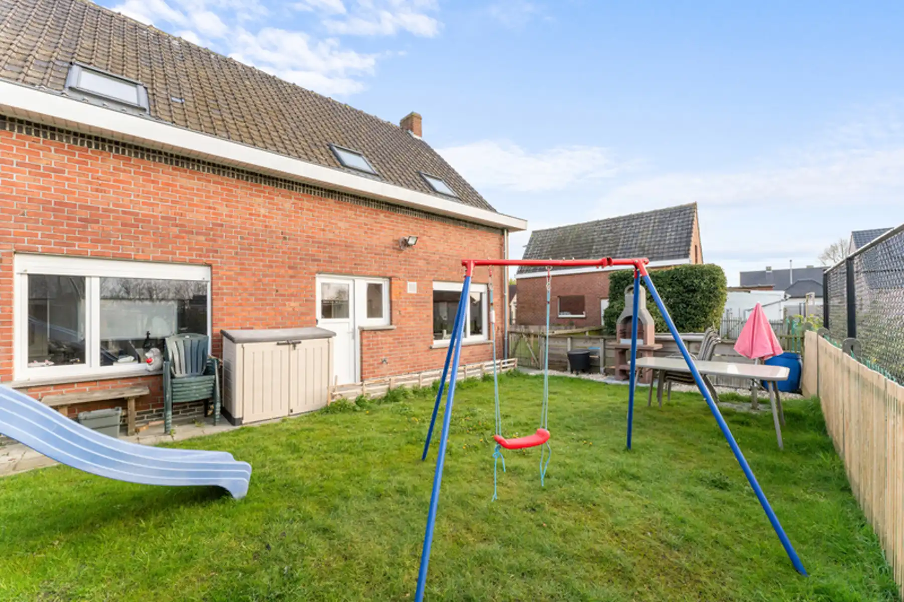 Rustig gelegen alleenstaande woning met tuin en garage. foto 24