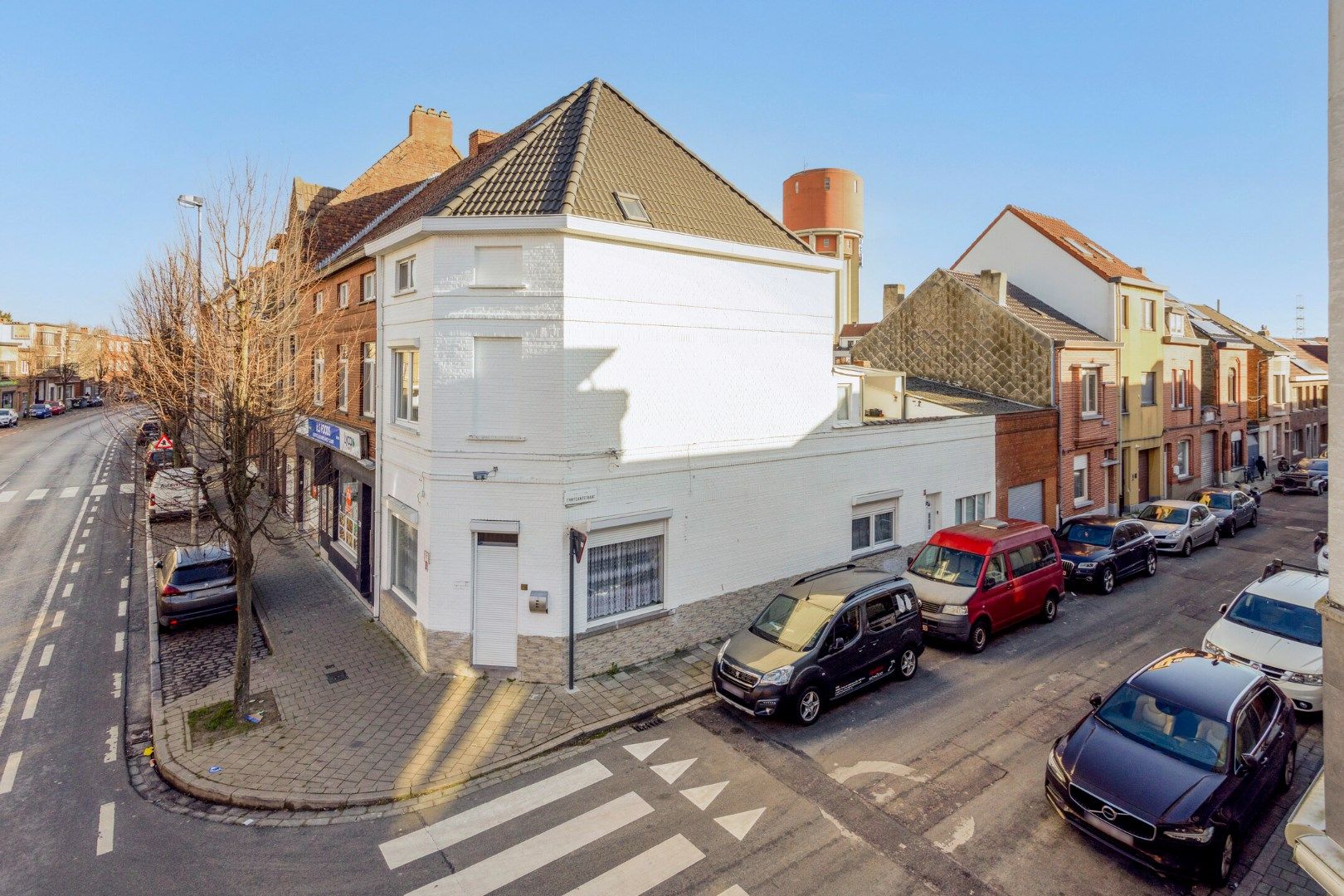 Hoekwoning met vier slaapkamers, twee badkamers en groot terras in Gent foto 2