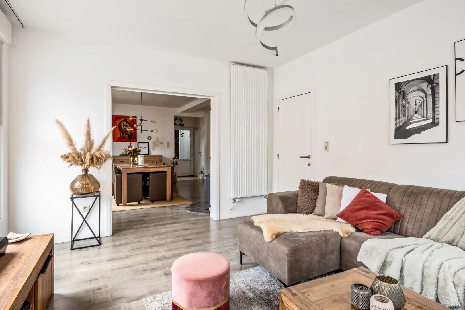 Instapklare woning met 5 slaapkamers en ruime garage op centrale ligging foto 5