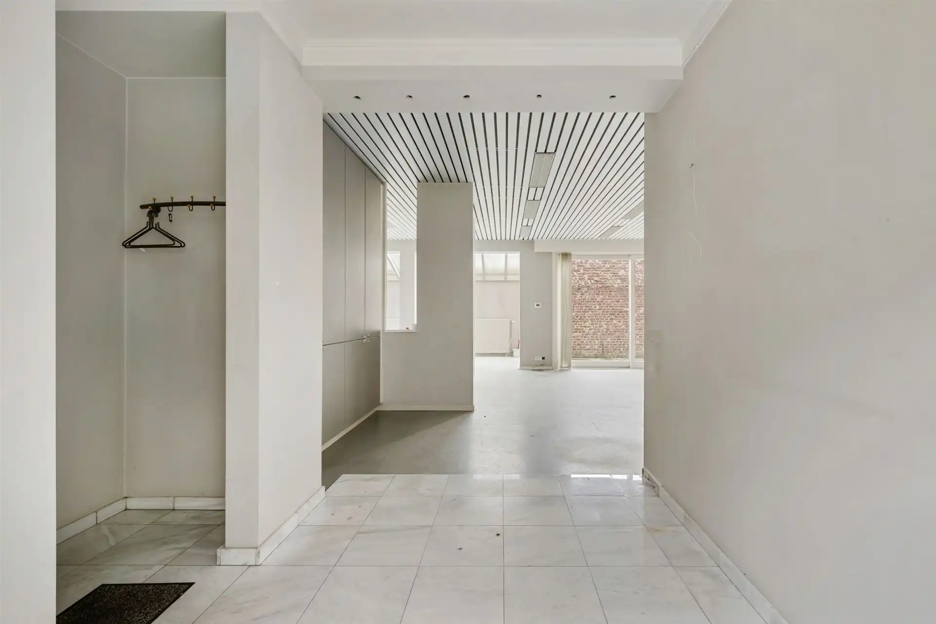 Topgelegen mogelijks groot appartement met veel potentieel! foto 9