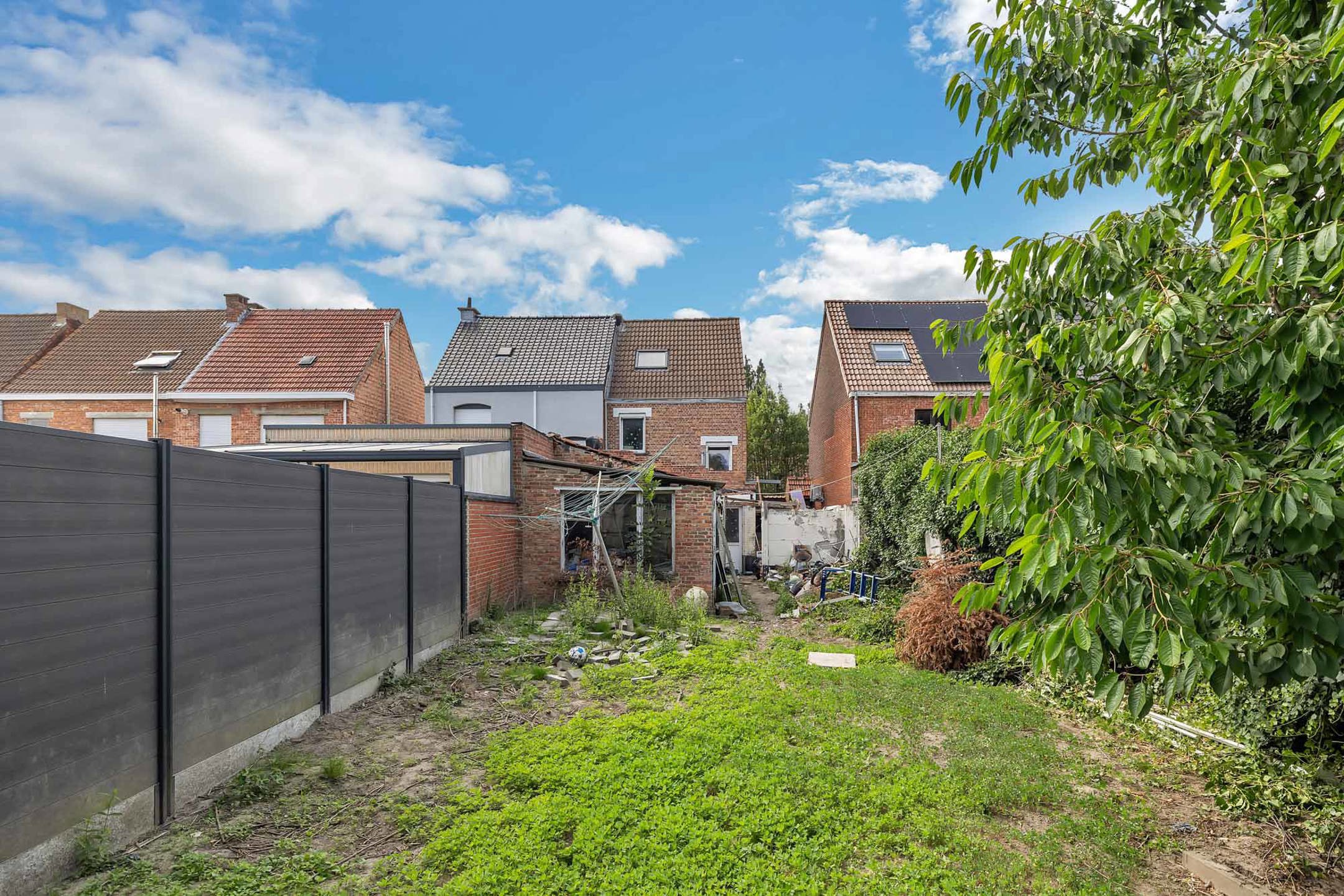 Te renoveren woning te koop in Lebbeke met garage foto 22