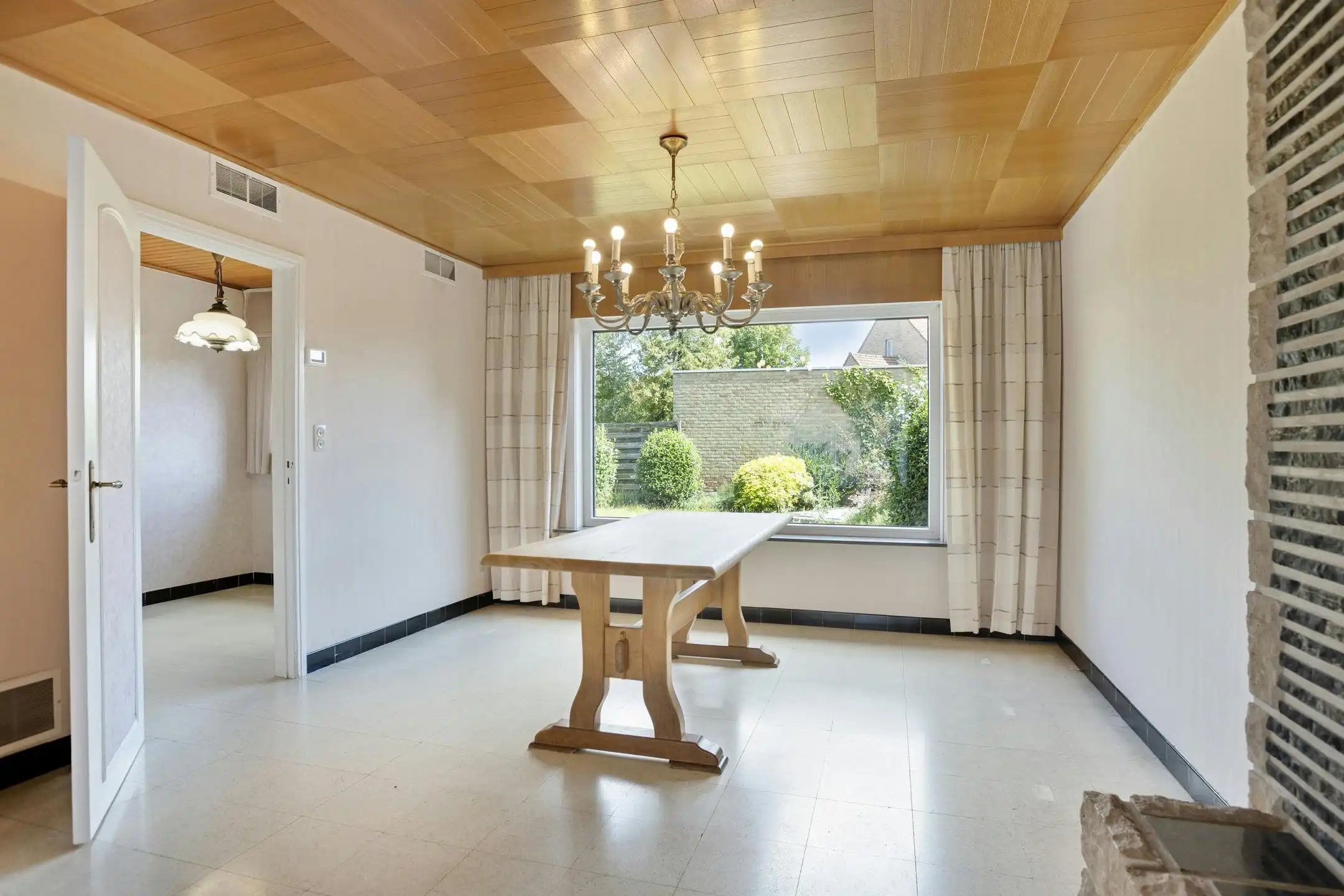 Ruime gezinswoning met tuin te koop in Roeselare foto 3