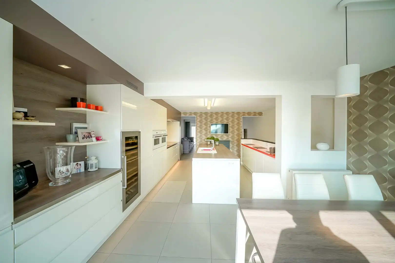 Ruime eengezinswoning in centrum Oudenburg met handelsruimte op gelijkvloers. foto 6