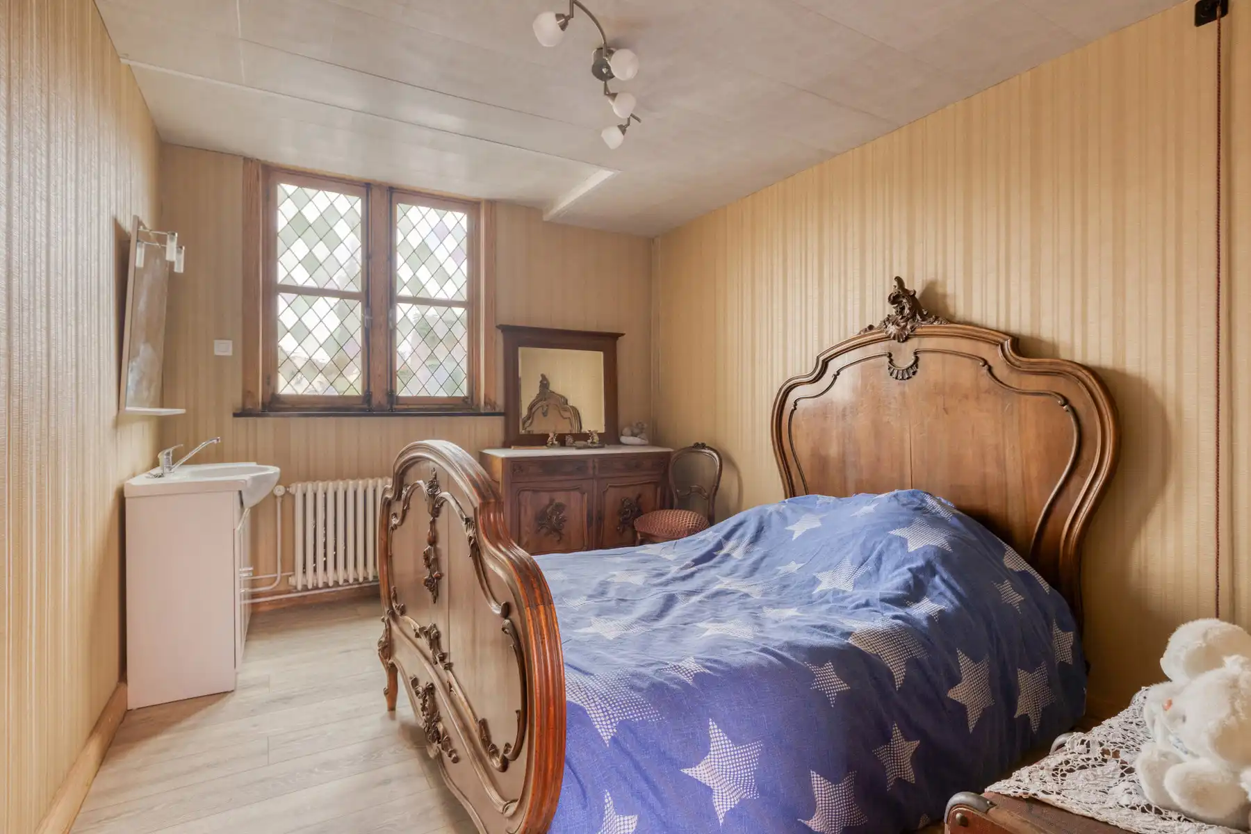 Neogotisch herenhuis op uitzonderlijke locatie foto 21