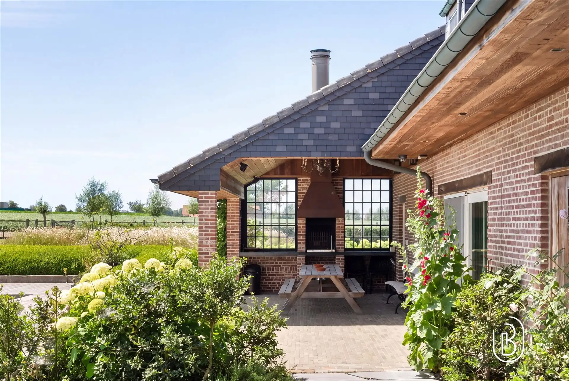 Landhuis + bijgebouw, met zwembad en privacy op 5.329 m². foto 7