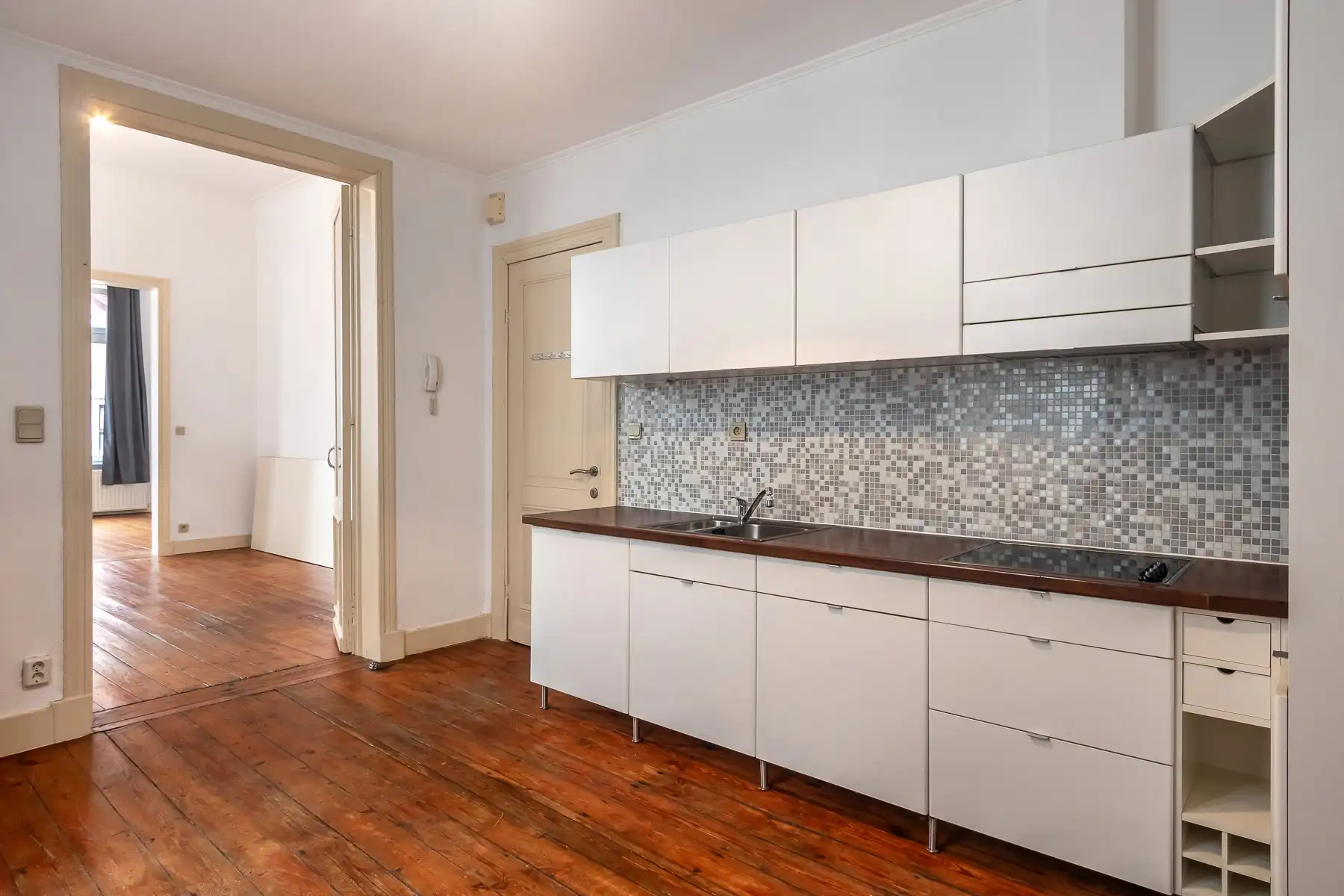 Prachtig gebouw met handelsruimte en 2 appartementen foto 13