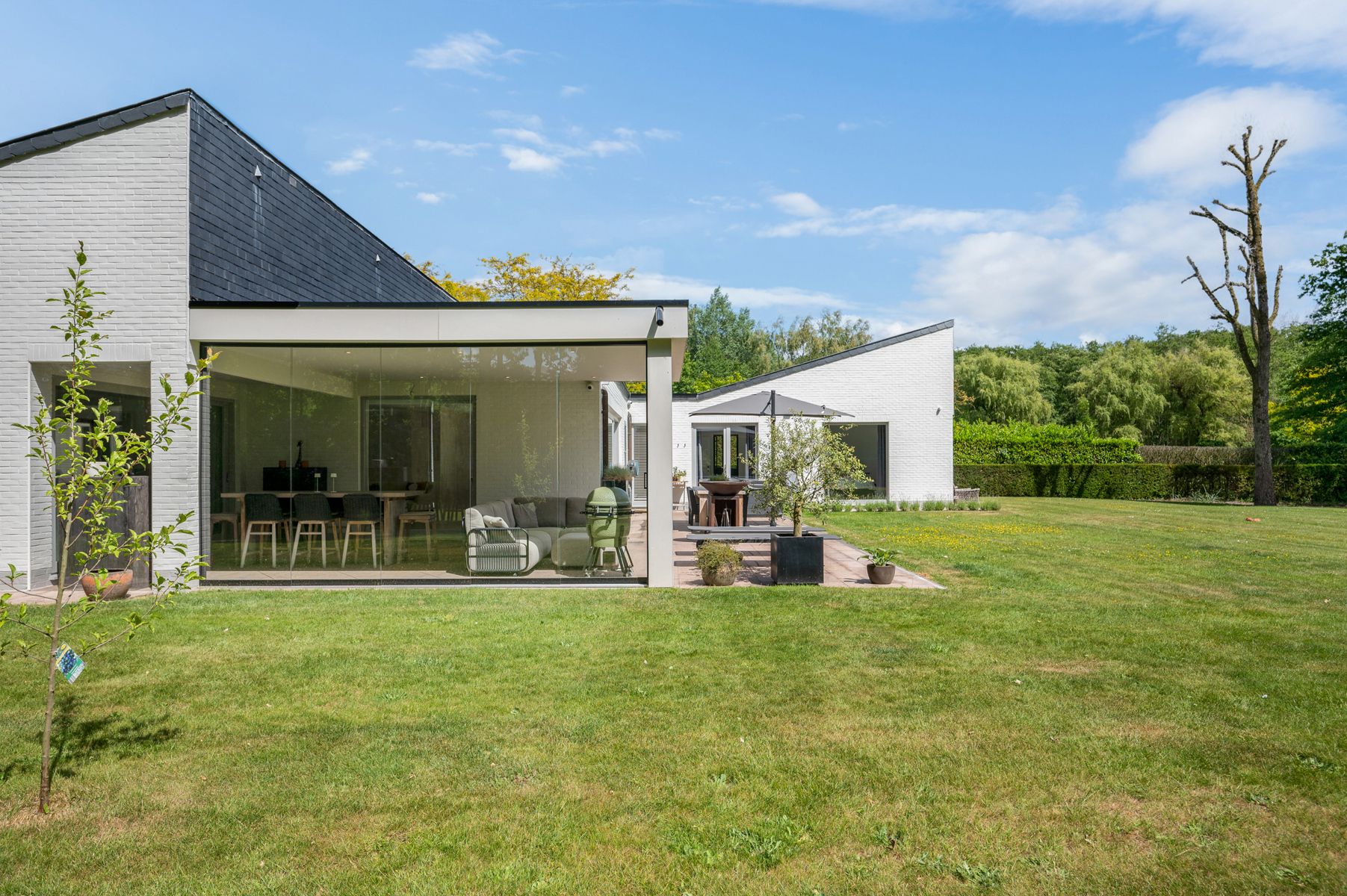Residentiëel gelegen gelijkvloerse villa op ca. 3.008 m². foto 38