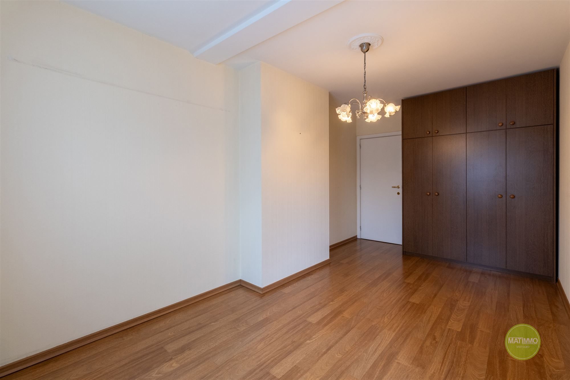 Ruim tweeslaapkamer appartement met terras en garage in Mol  foto 16