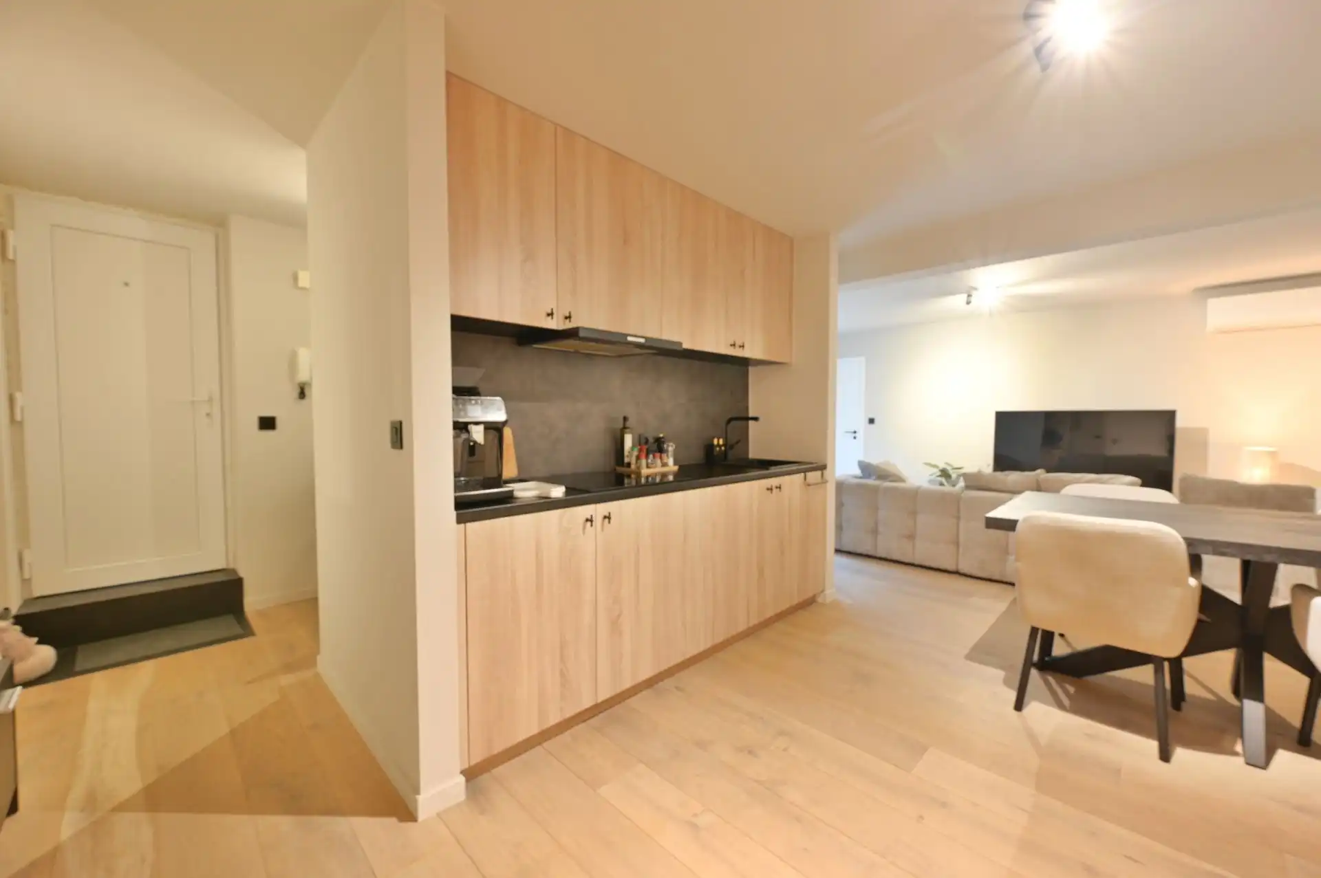Instapklaar en energiezuinig 1-slaapkamerappartement te centrum Keerbergen foto 5