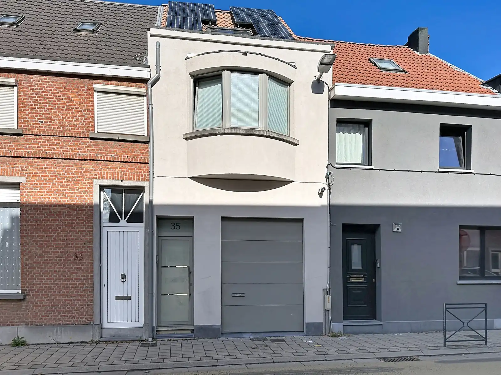 Instapklare, gerenoveerde woning met gezellige koer in hartje Niel! foto 2
