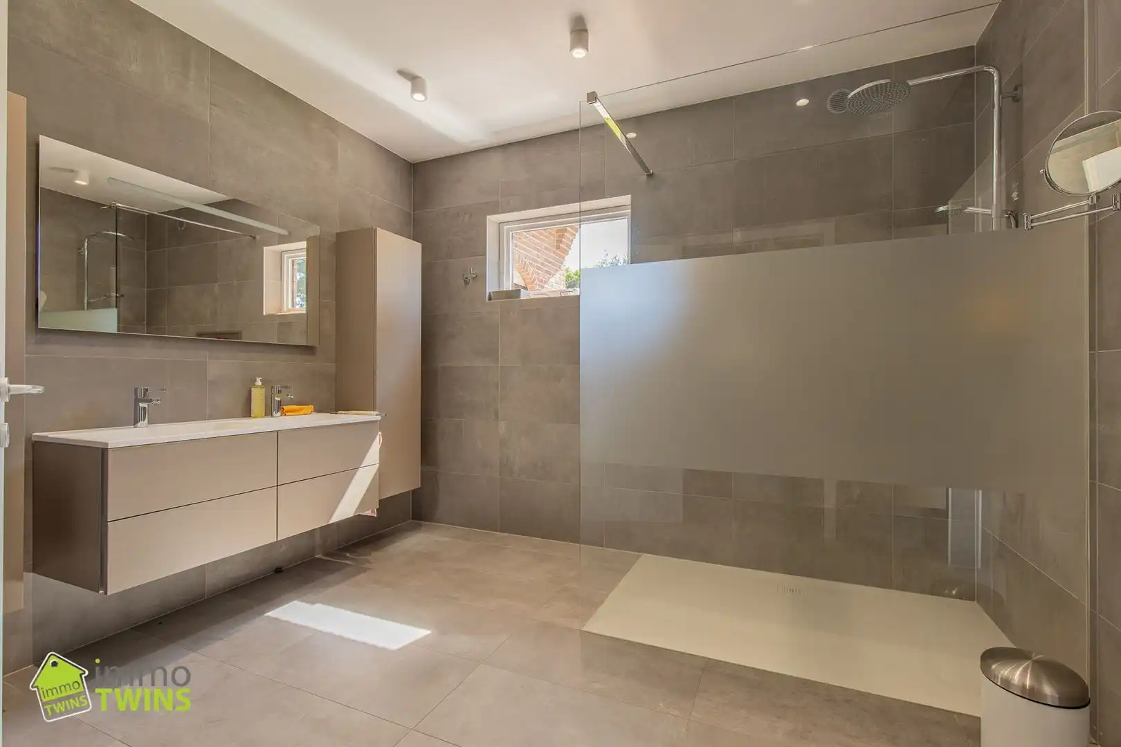 Uitzonderlijk ruime en veelzijdige praktijkwoning / cohousing met tal van mogelijkheden foto 29