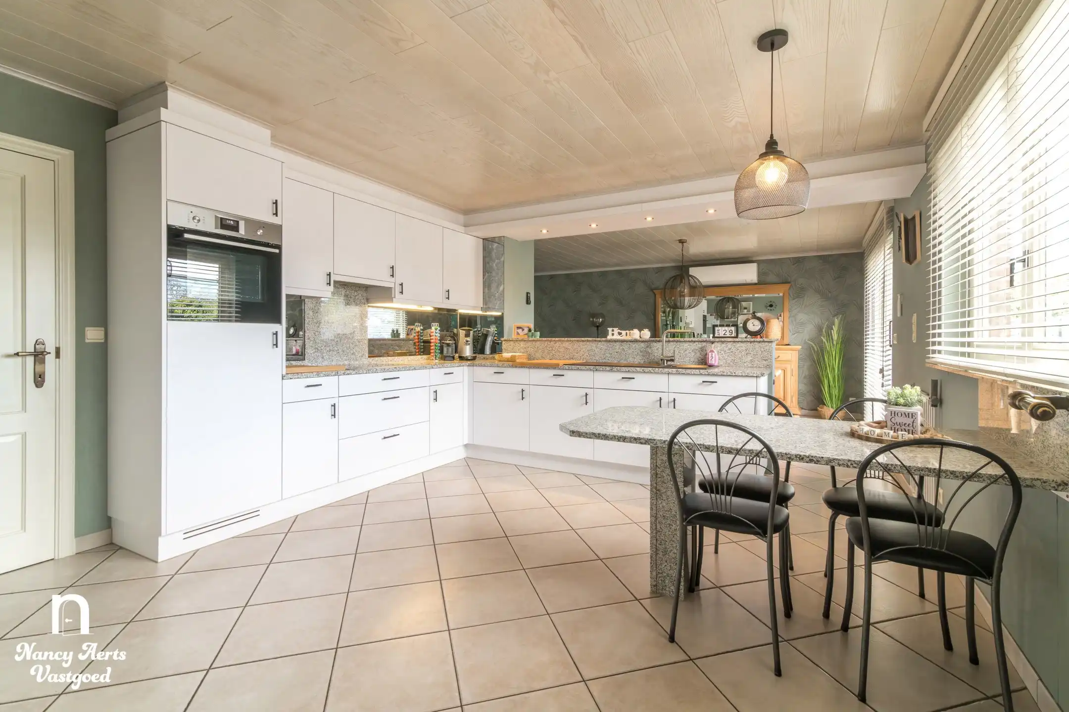 Karaktervolle, instapklare woning met extra woonmogelijkheid foto 7