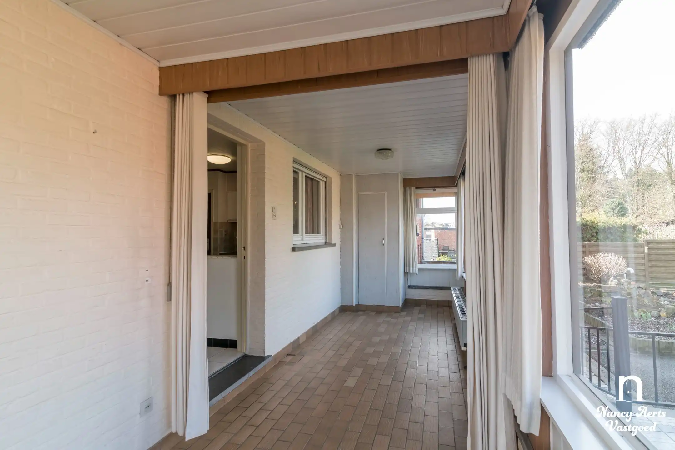 Karaktervolle woning met groene tuin in een rustige straat foto 44