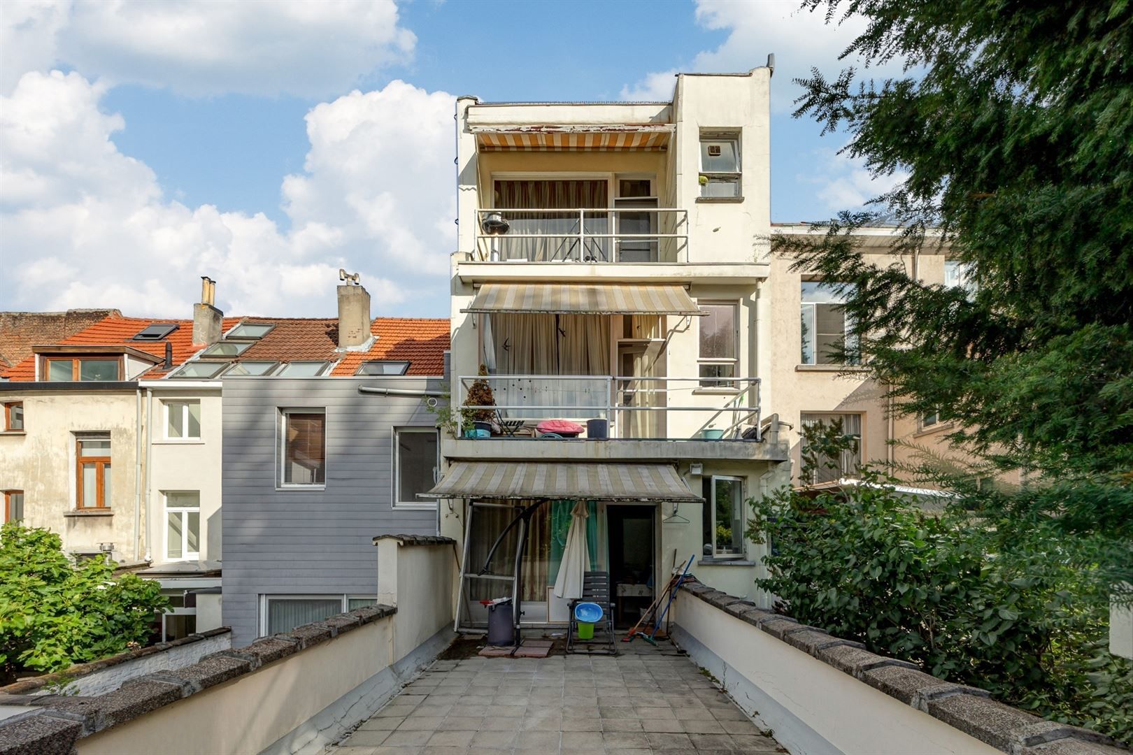 Opbrengstpand met 3 appartementen en garage nabij Harmonie en het Zuid foto 3