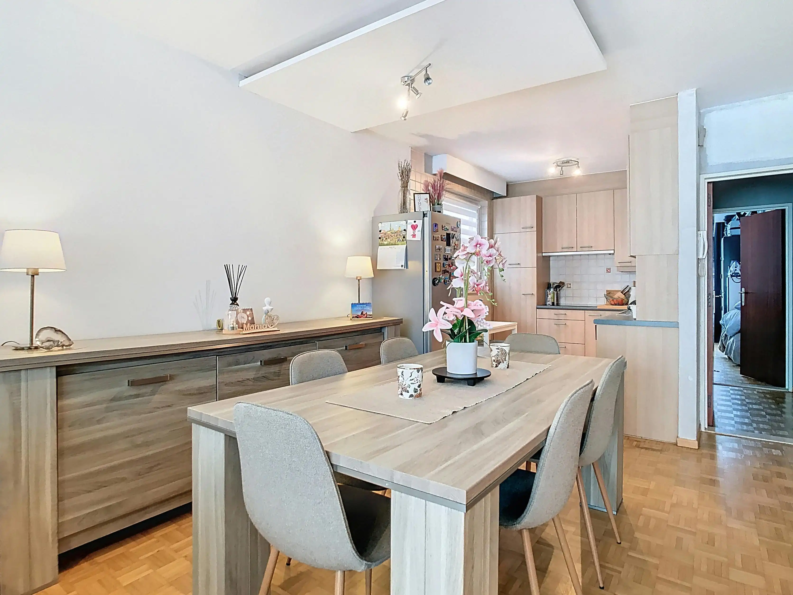 Instapklaar twee slaapkamer appartement te Zwijndrecht foto 5