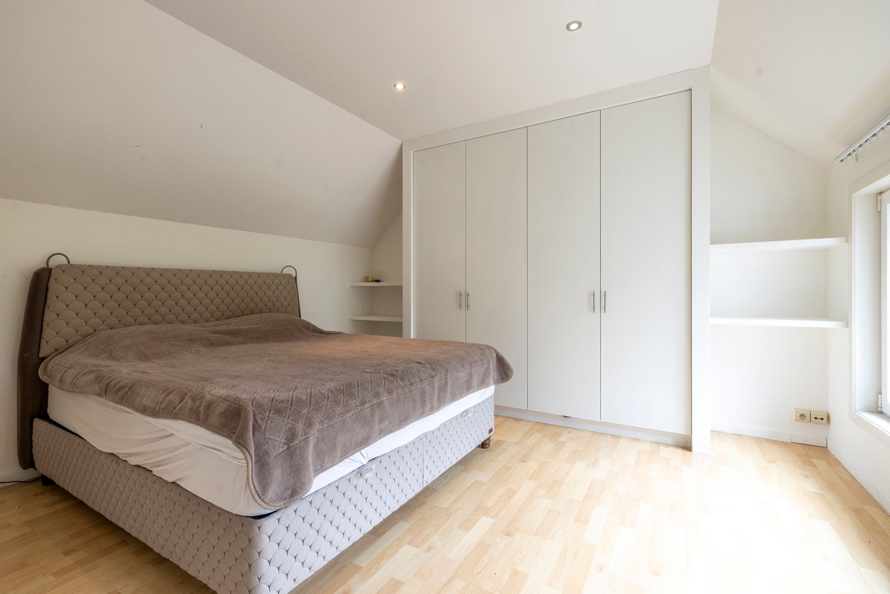 Woning met 3 slaapkamers, tuin en polyvalente ruimte te koop foto 12