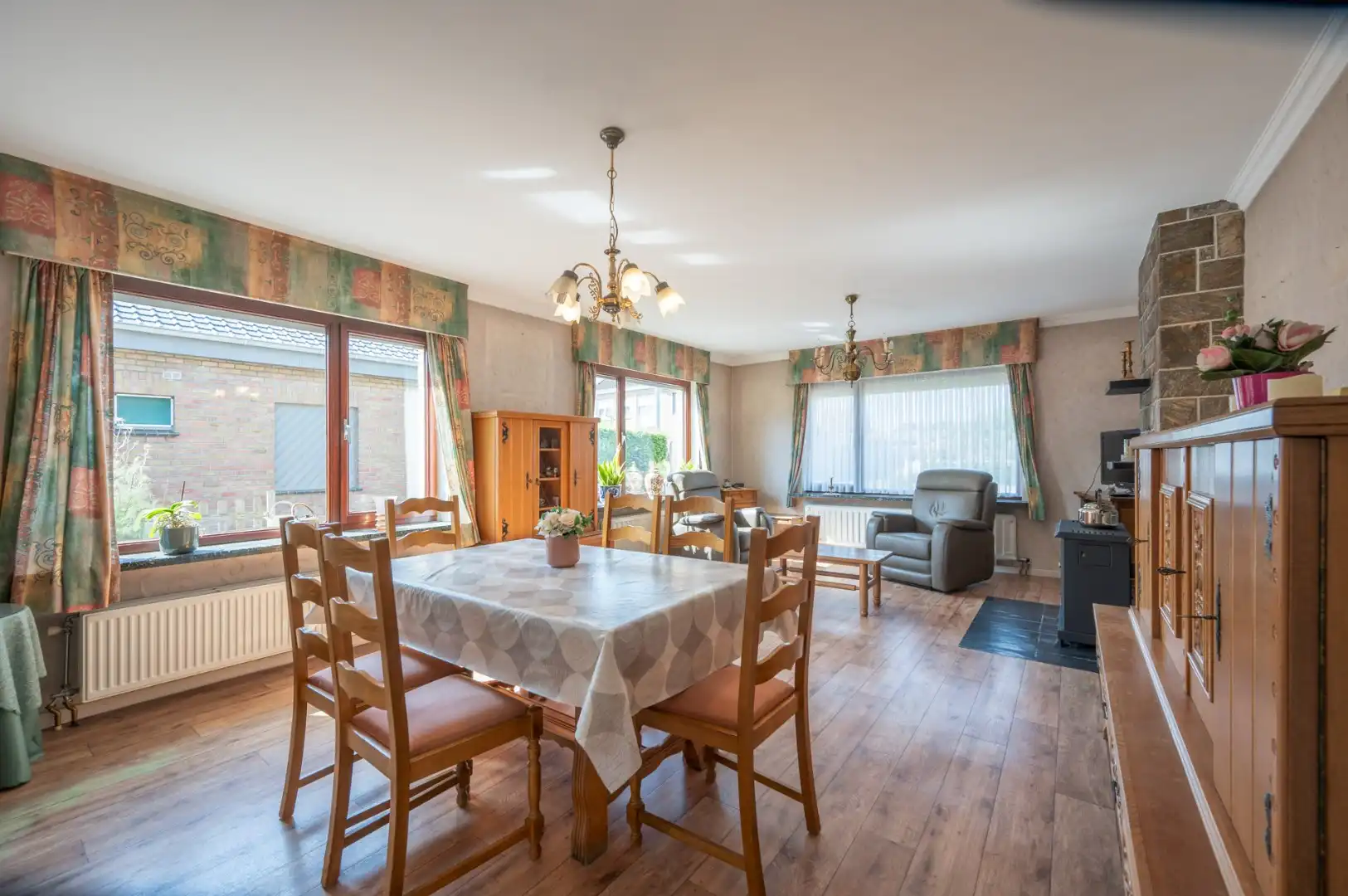 Charmante gelijkvloerse woning met tuin in Koolkerke. foto 2