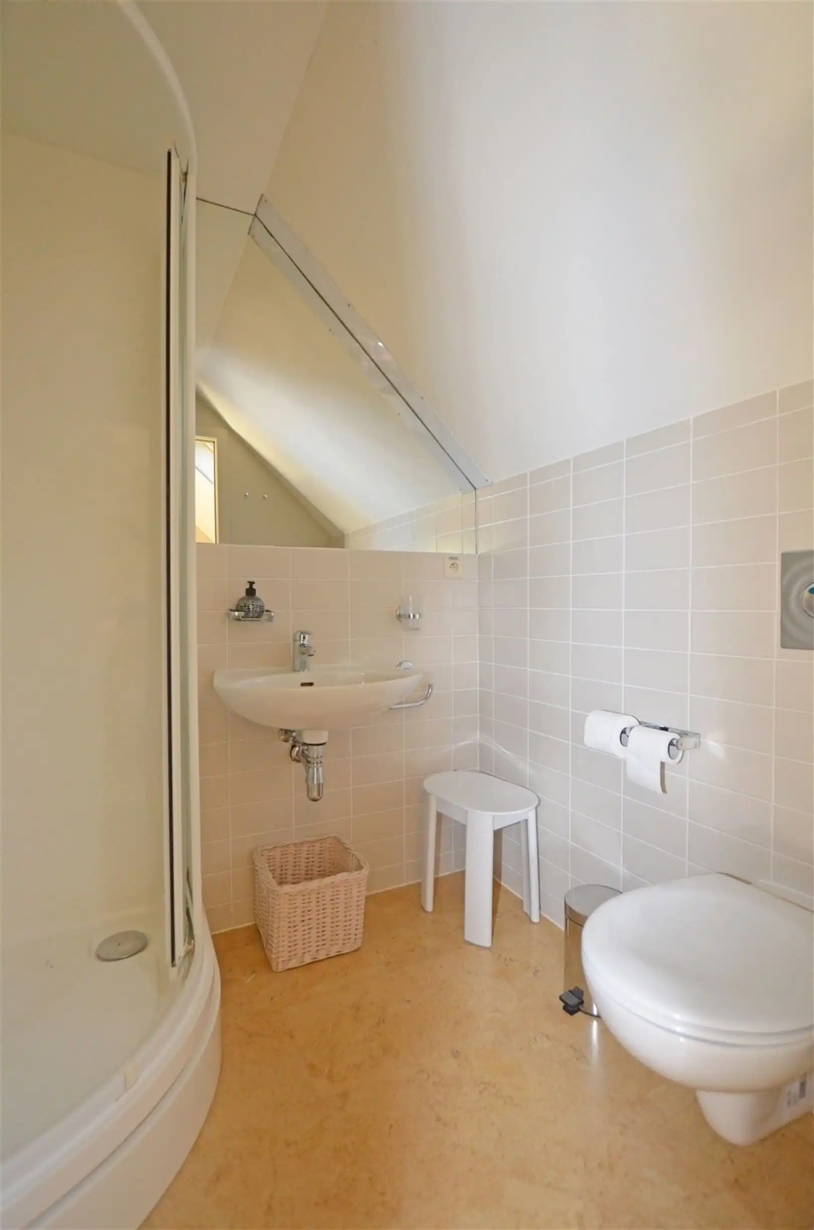 Prachtige te renoveren villa centrum Stevoort foto 29