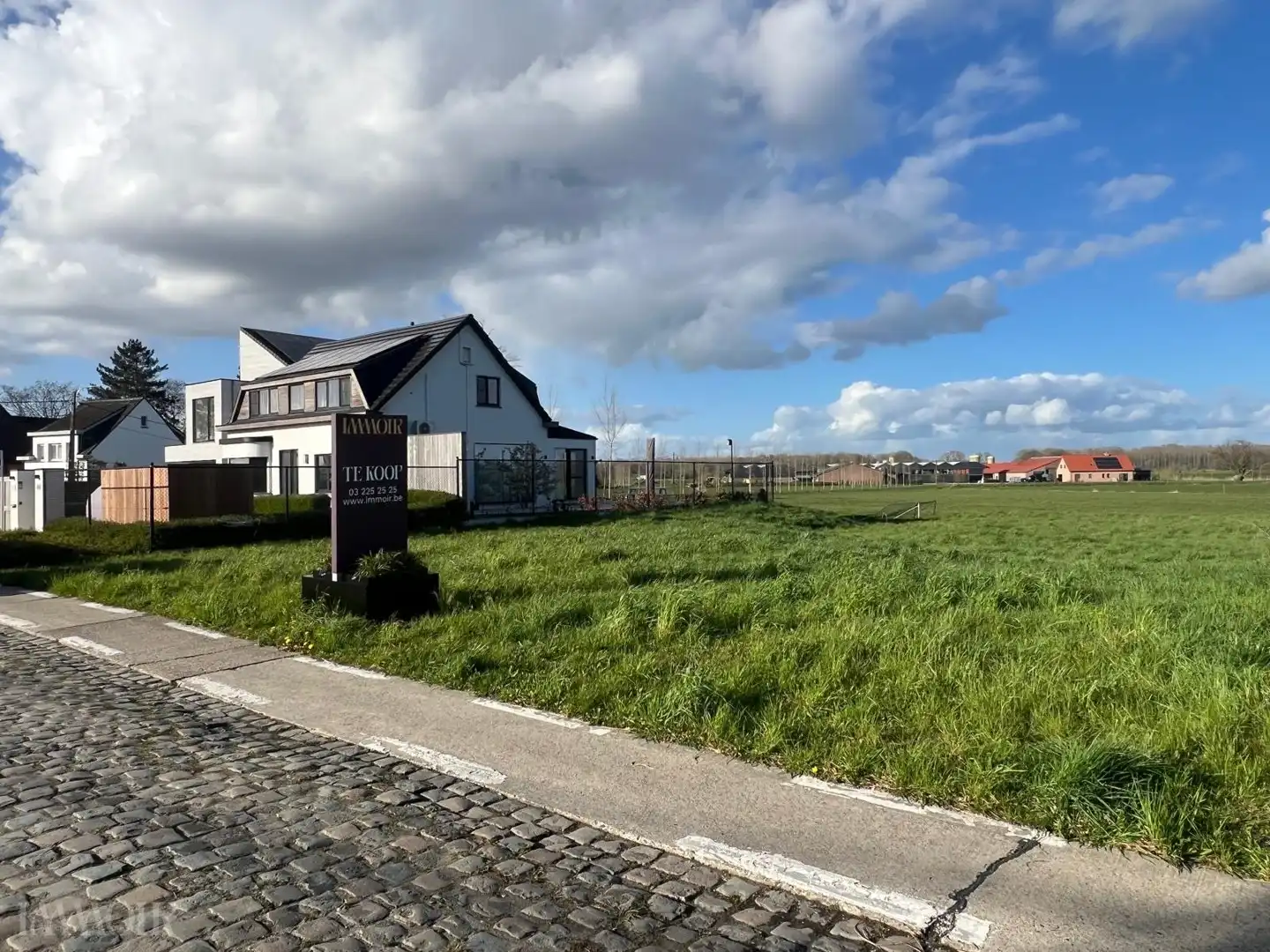 Bouwgrond van 1.034 m² met uitzonderlijke breedte en weids uitzicht. foto 4