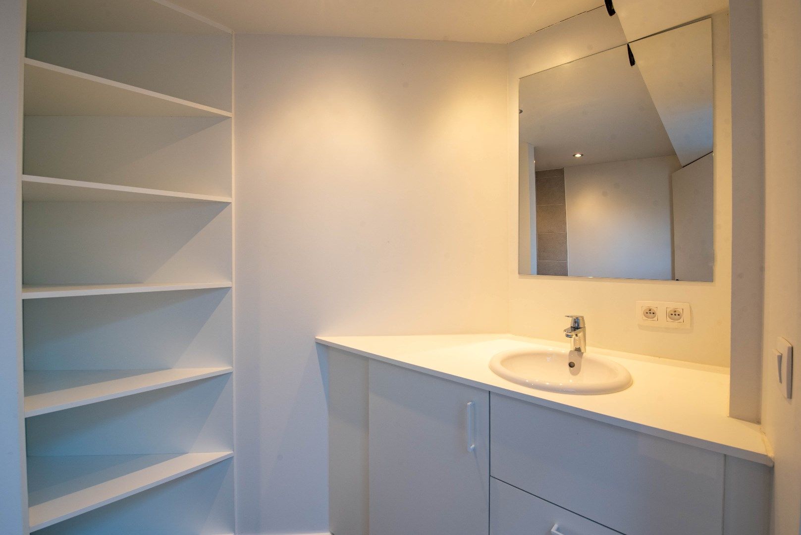 Gerenoveerde woning met twee slaapkamers foto 11