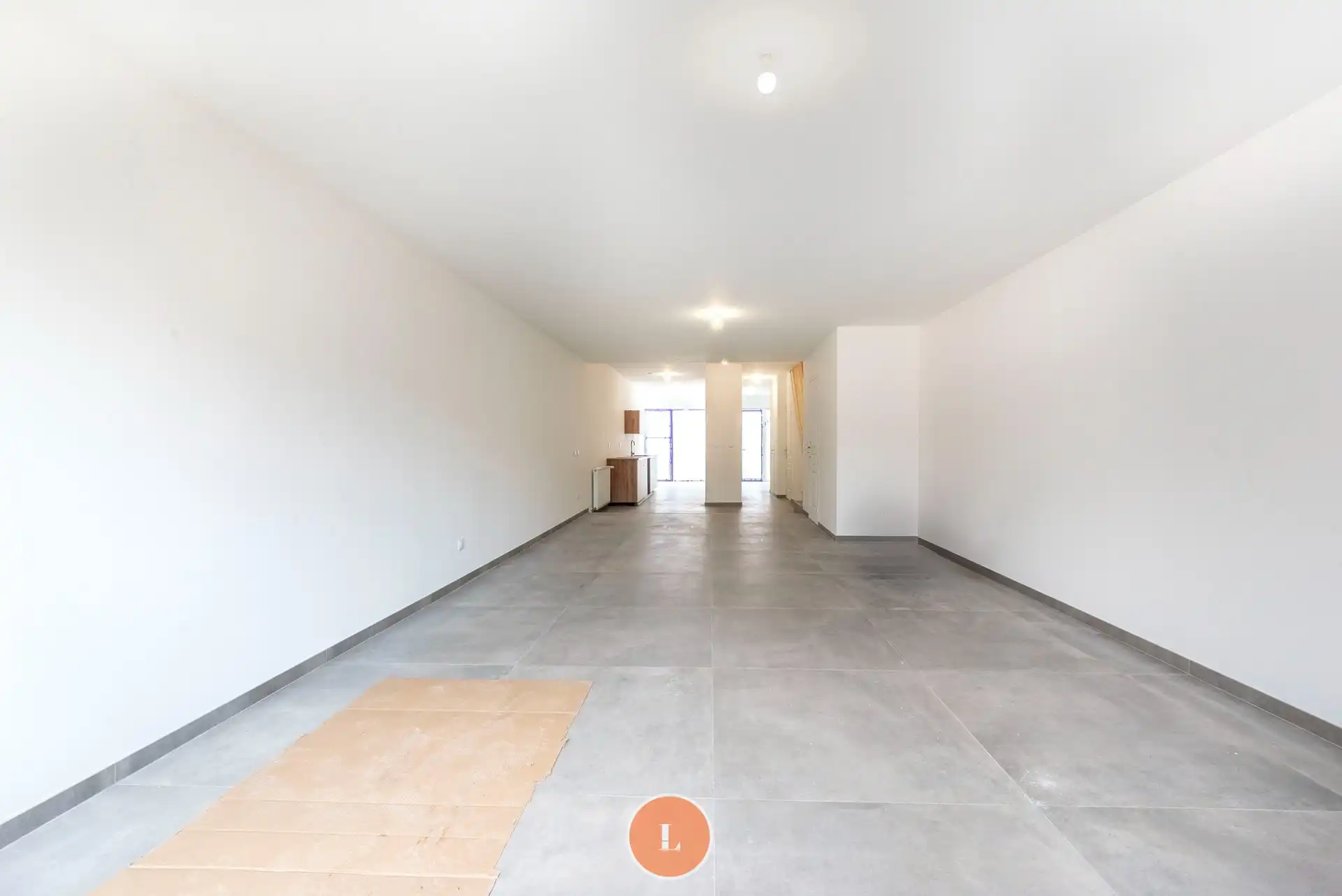 Instapklare, volledig gerenoveerde woning met 4 slaapkamers en 2 badkamers. foto 3