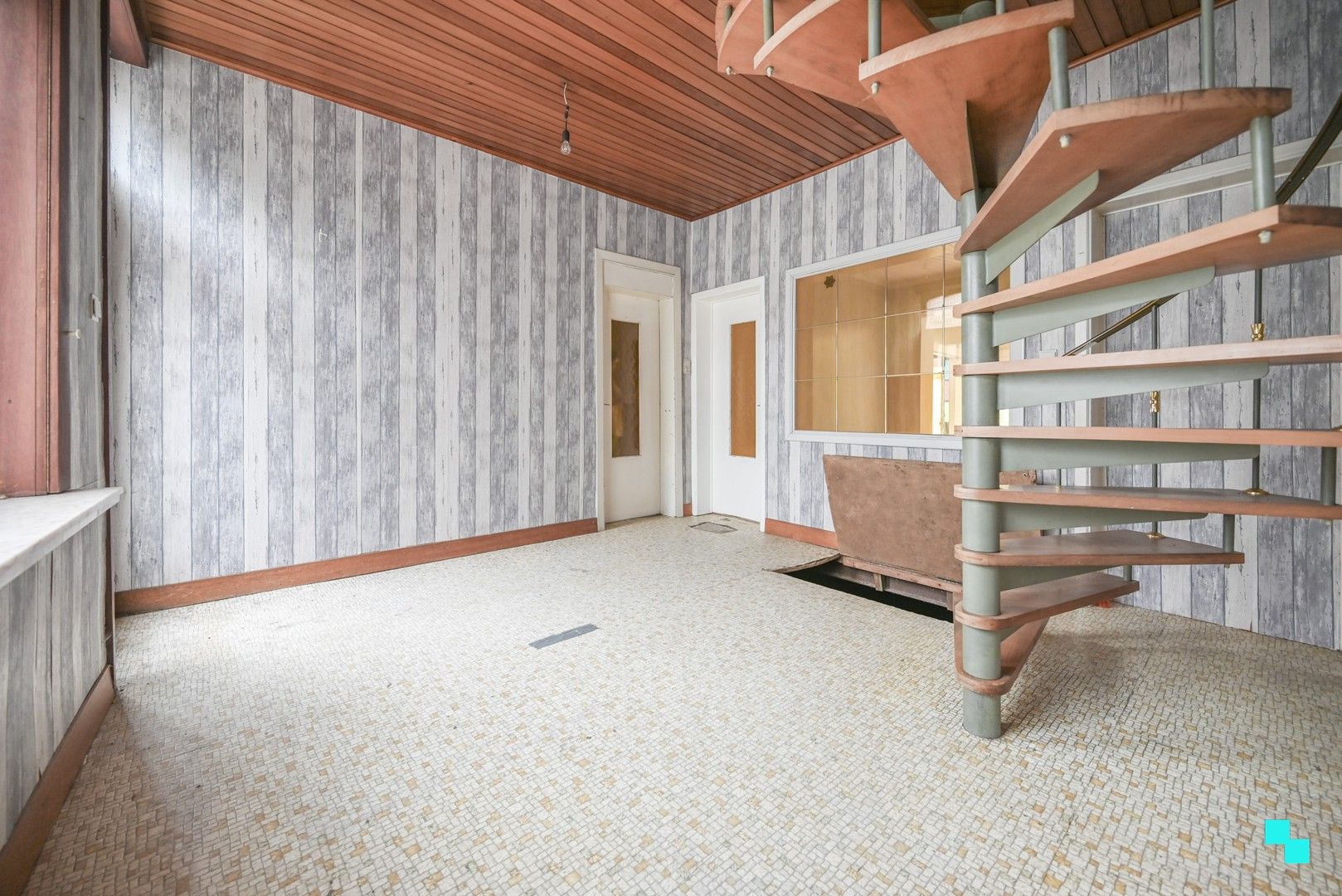 Te renoveren ééngezinswoning te Izegem foto 4