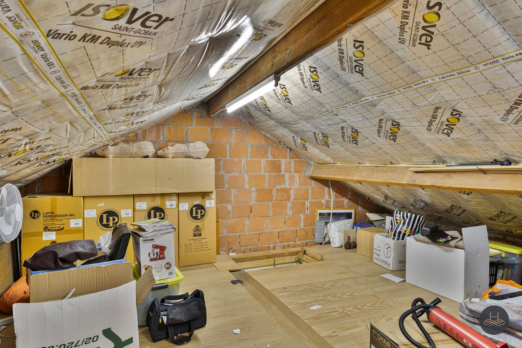 Gerenoveerde woning met grote garage/opslagplaats van +- 90 m2 foto 39
