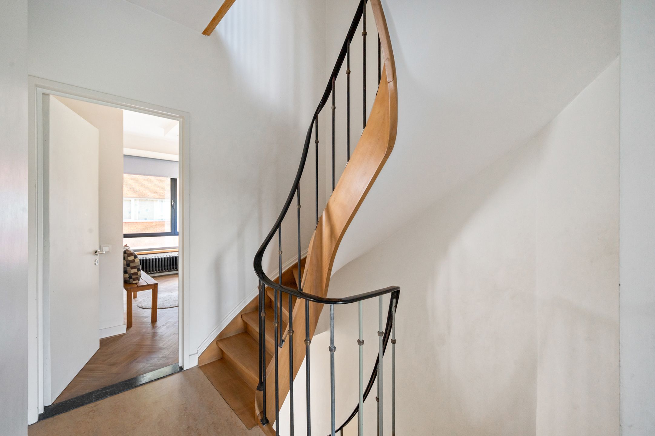 Ruime halfopen bebouwing met 4 slaapkamers en 2 badkamers aan de groene parken van Hoboken.&nbsp; foto 22