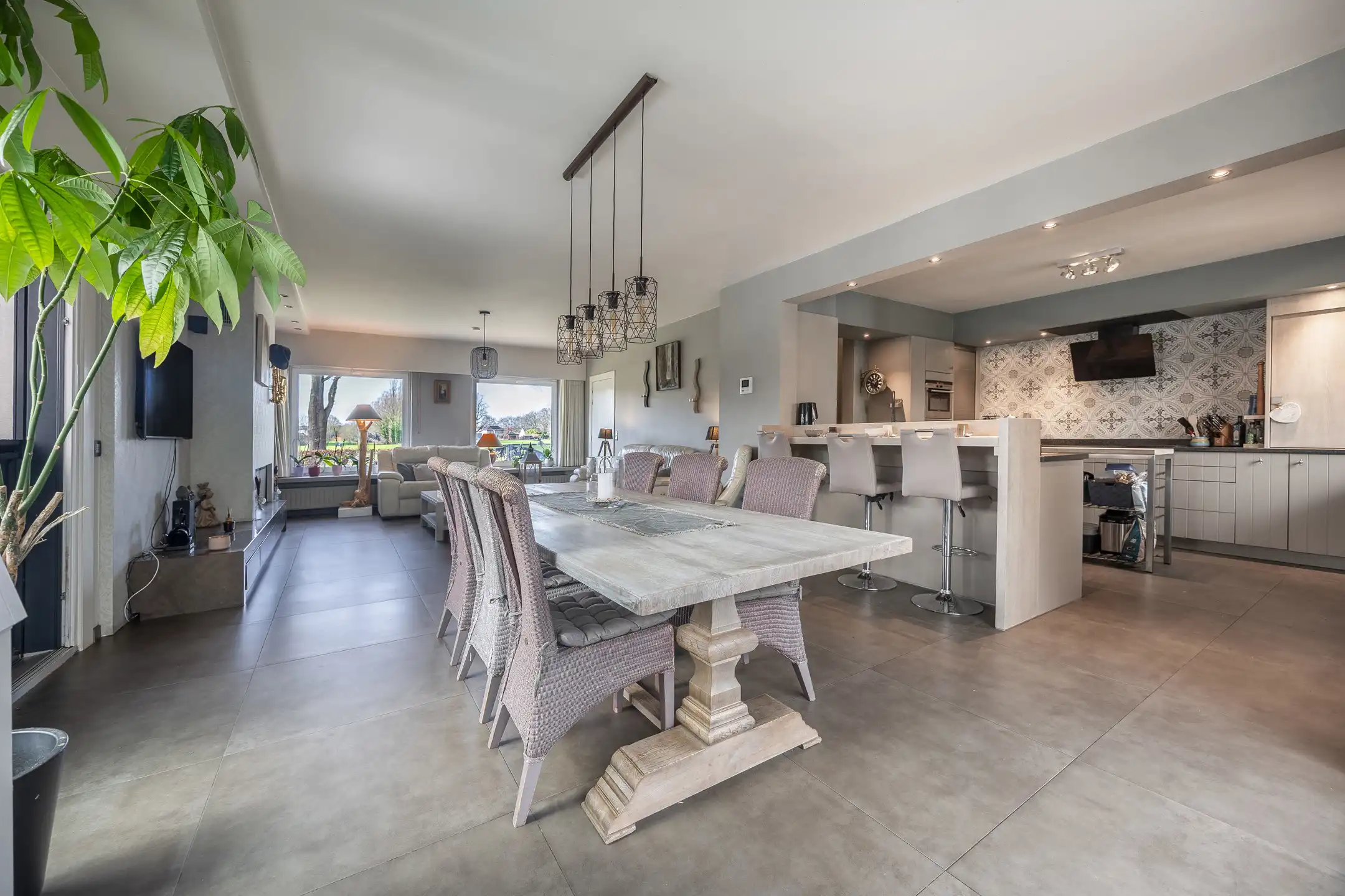 Ruime woning in rustige en groene omgeving foto 4