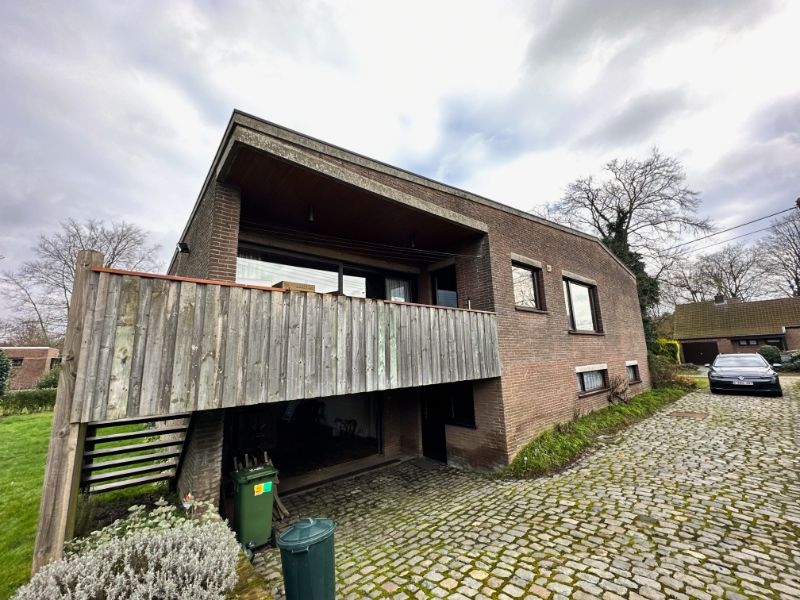 Ruime woning met 3 slaapkamers, garage en tuin – rustige ligging foto 8