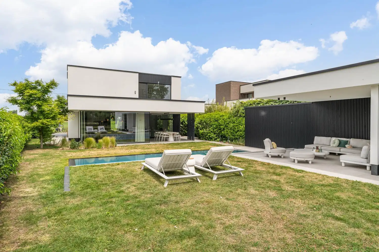 Exclusieve high-end villa met verwarmd zwembad op idyllische toplocatie! foto 2