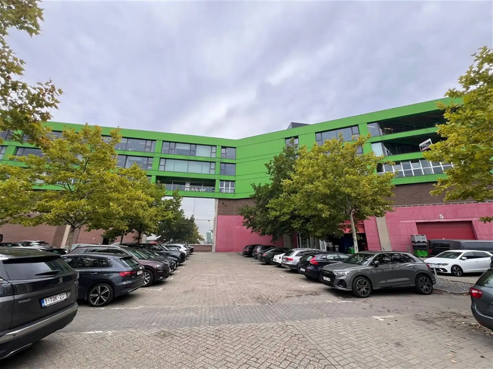 Kantoor met uitzicht op het Havenhuis foto 8