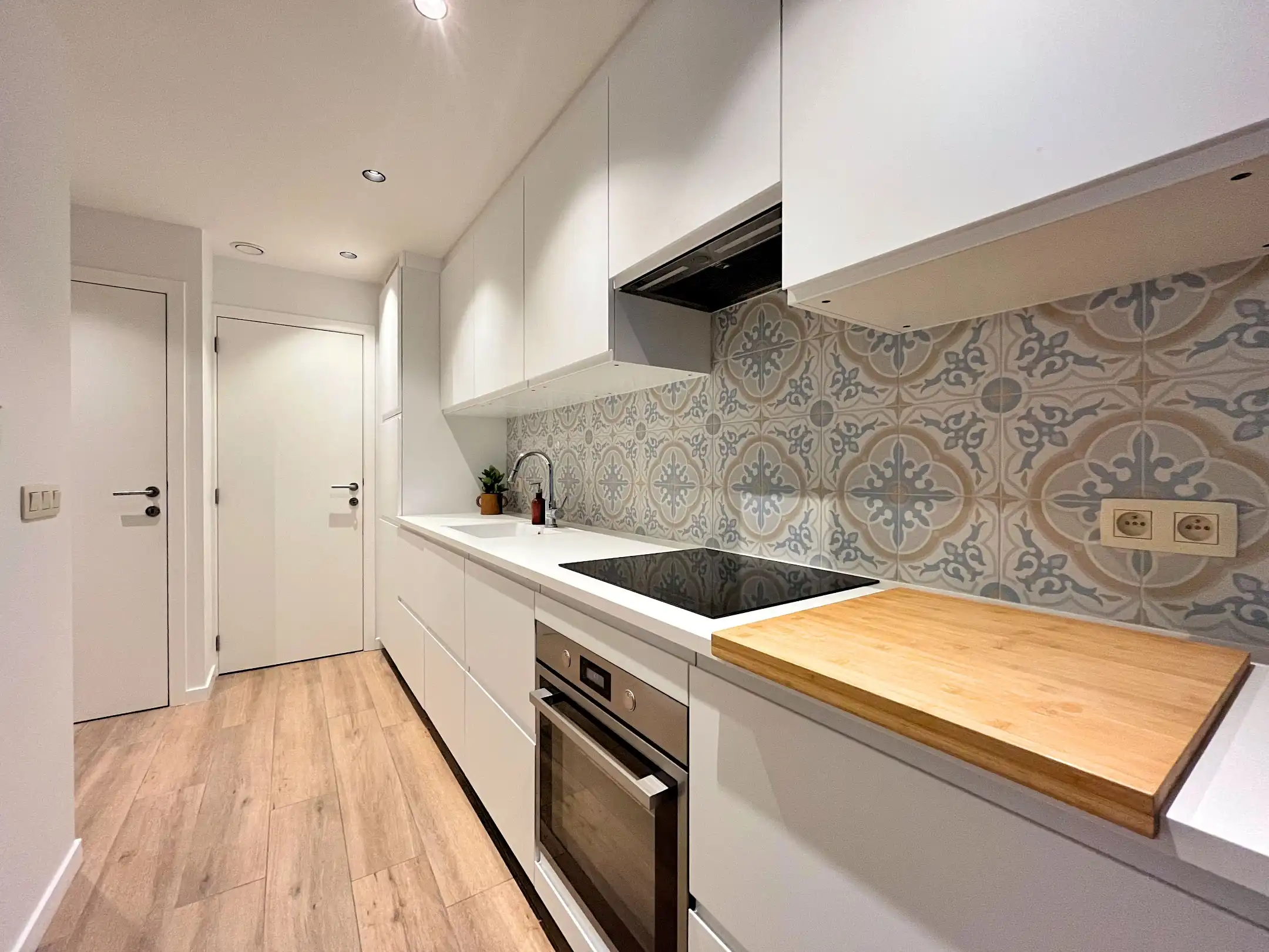 Knap gelijkvloers appartement te Heist-centrum foto 6