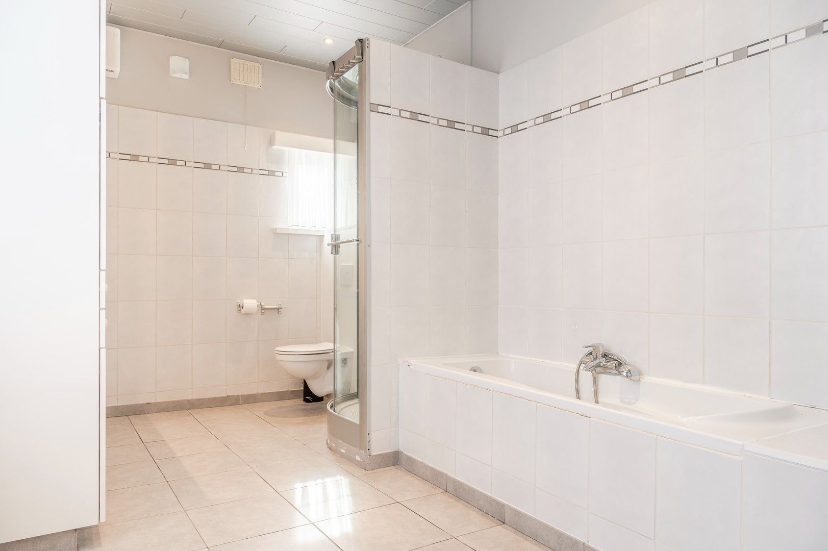 Ruime stadswoning met 4 slaapkamers foto 9