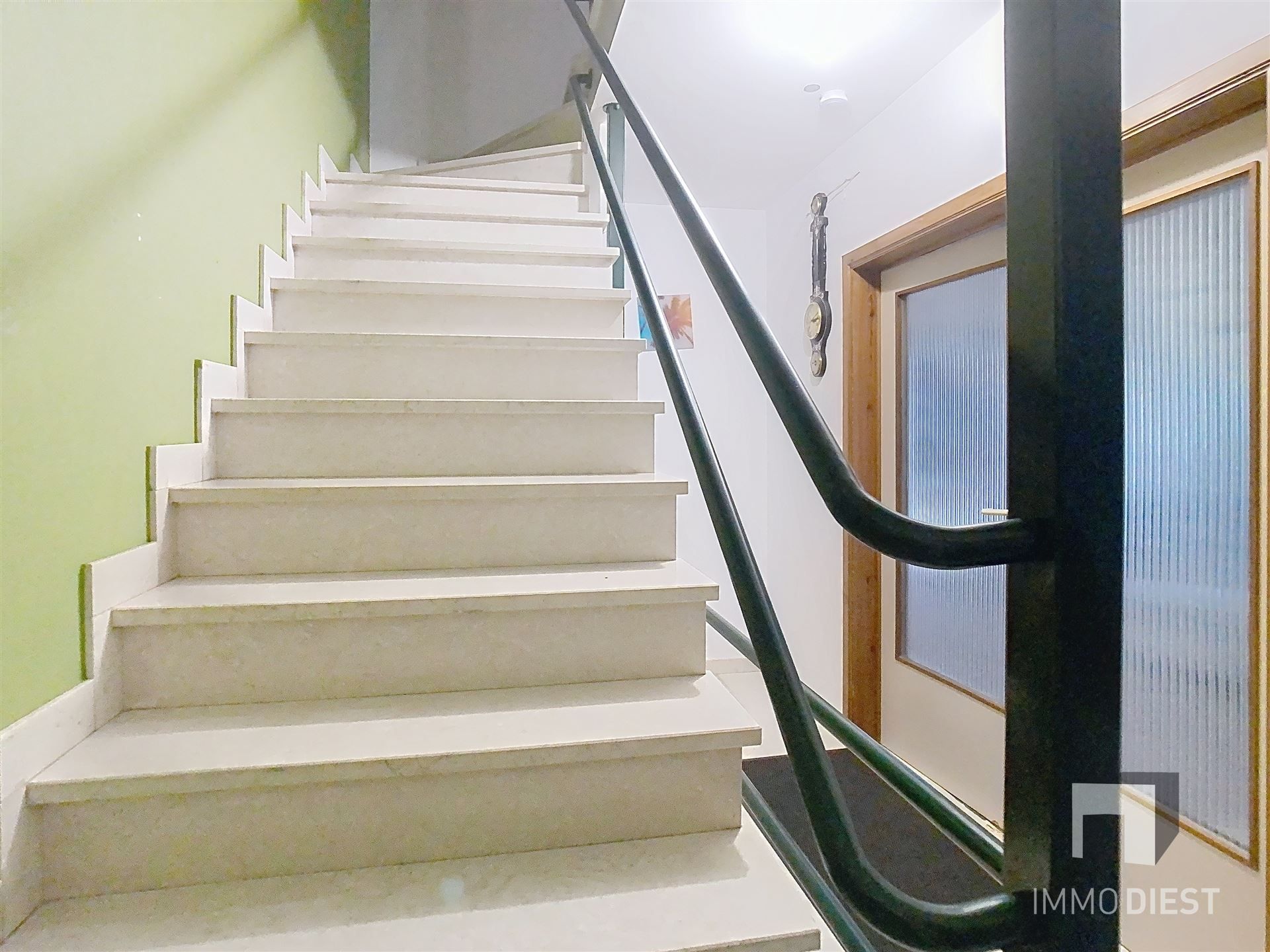 Fraaie bel-étage woning met garage in de stadsrand foto 26